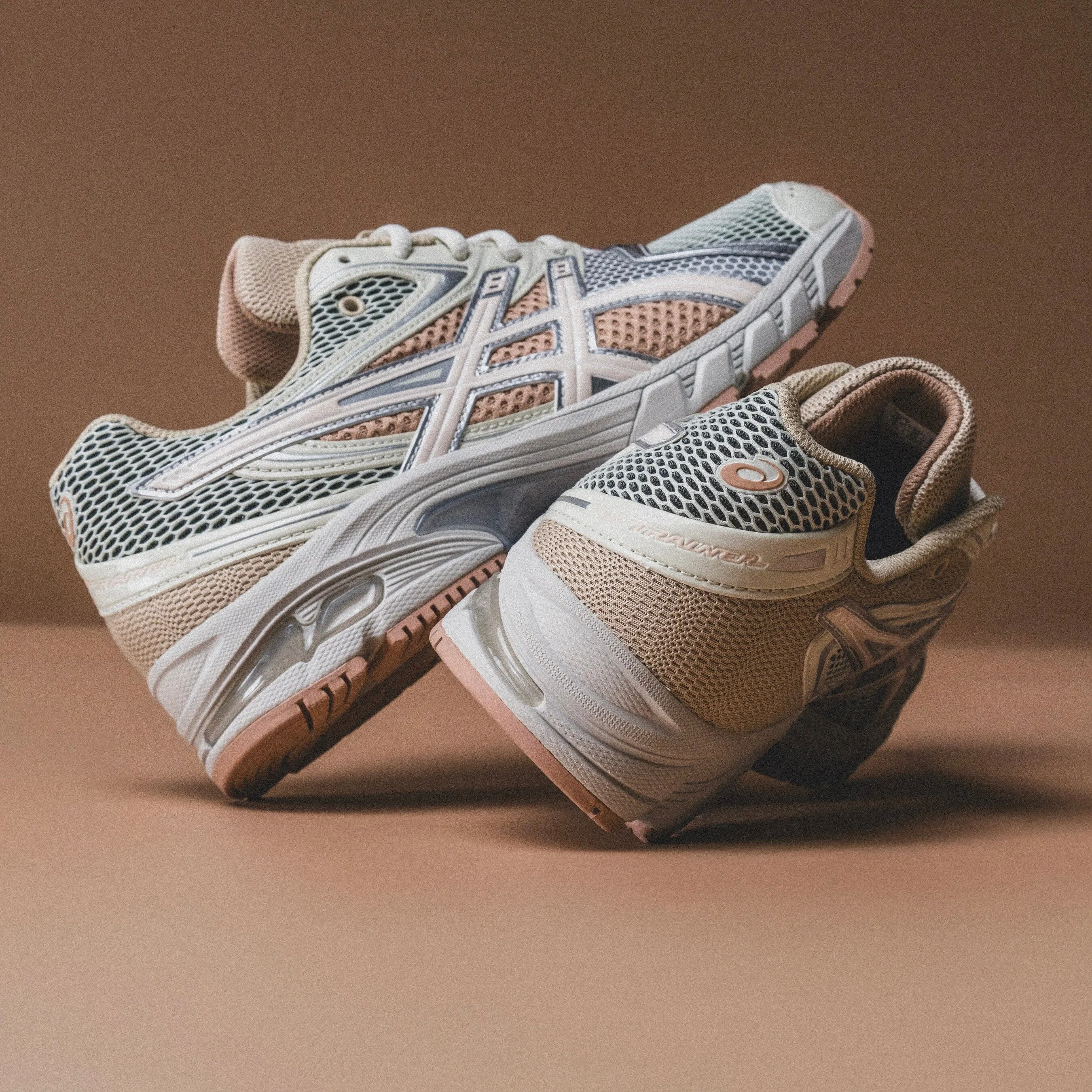 Aerodynamic Form Street Step MEN'S ASICS | Gel-DS Trainer 14 (Lake Grey/Mineral Beige)