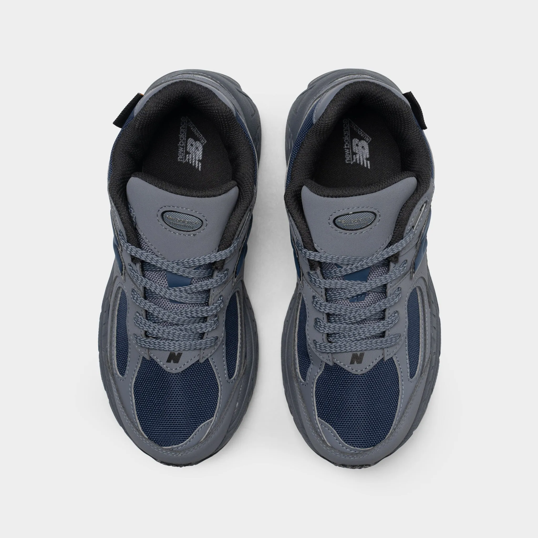 New Balance Juniors' 2002R / Dark Grey shock - absorbing rubber sole shoes