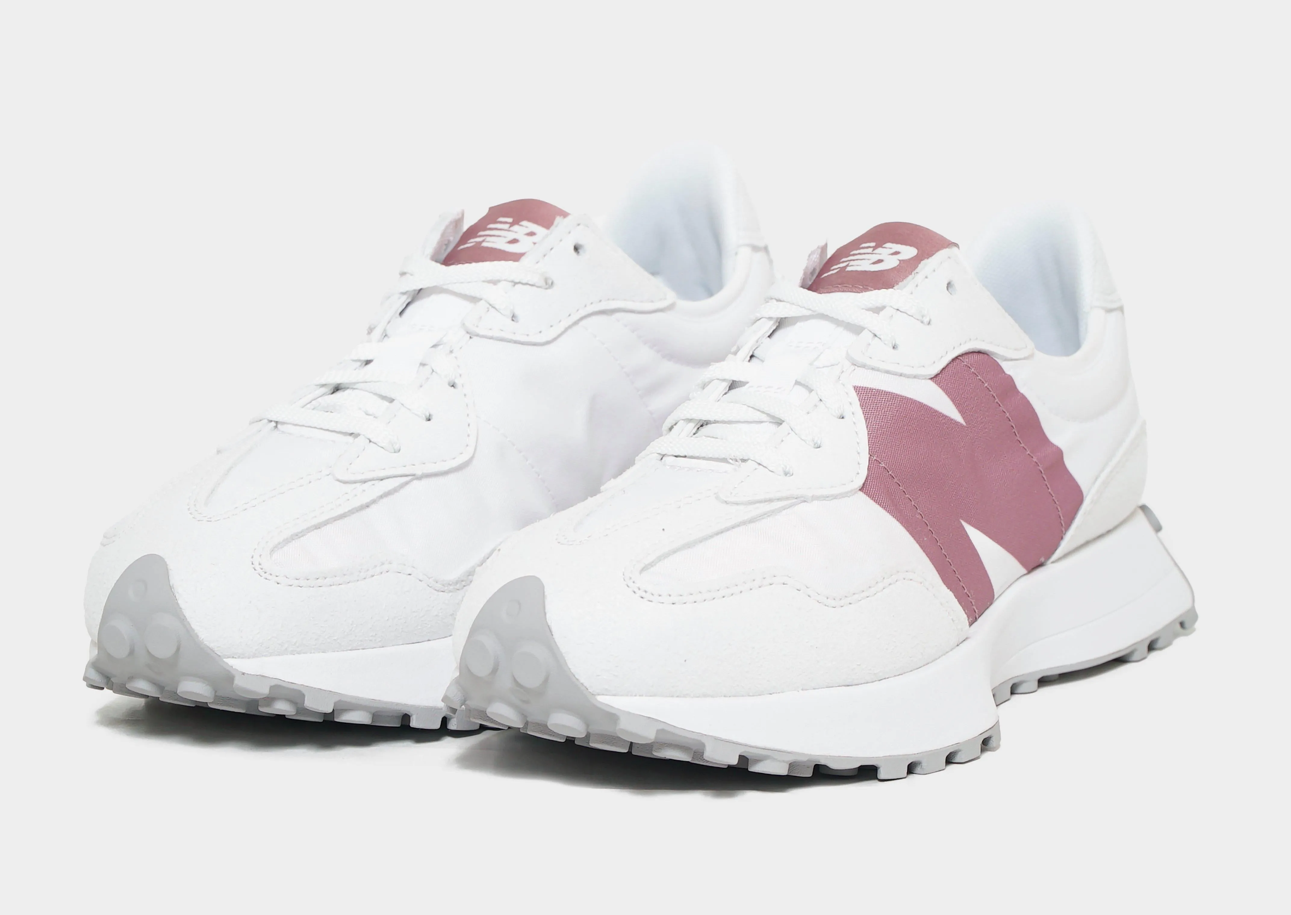 327 Women's synthetic material shoes