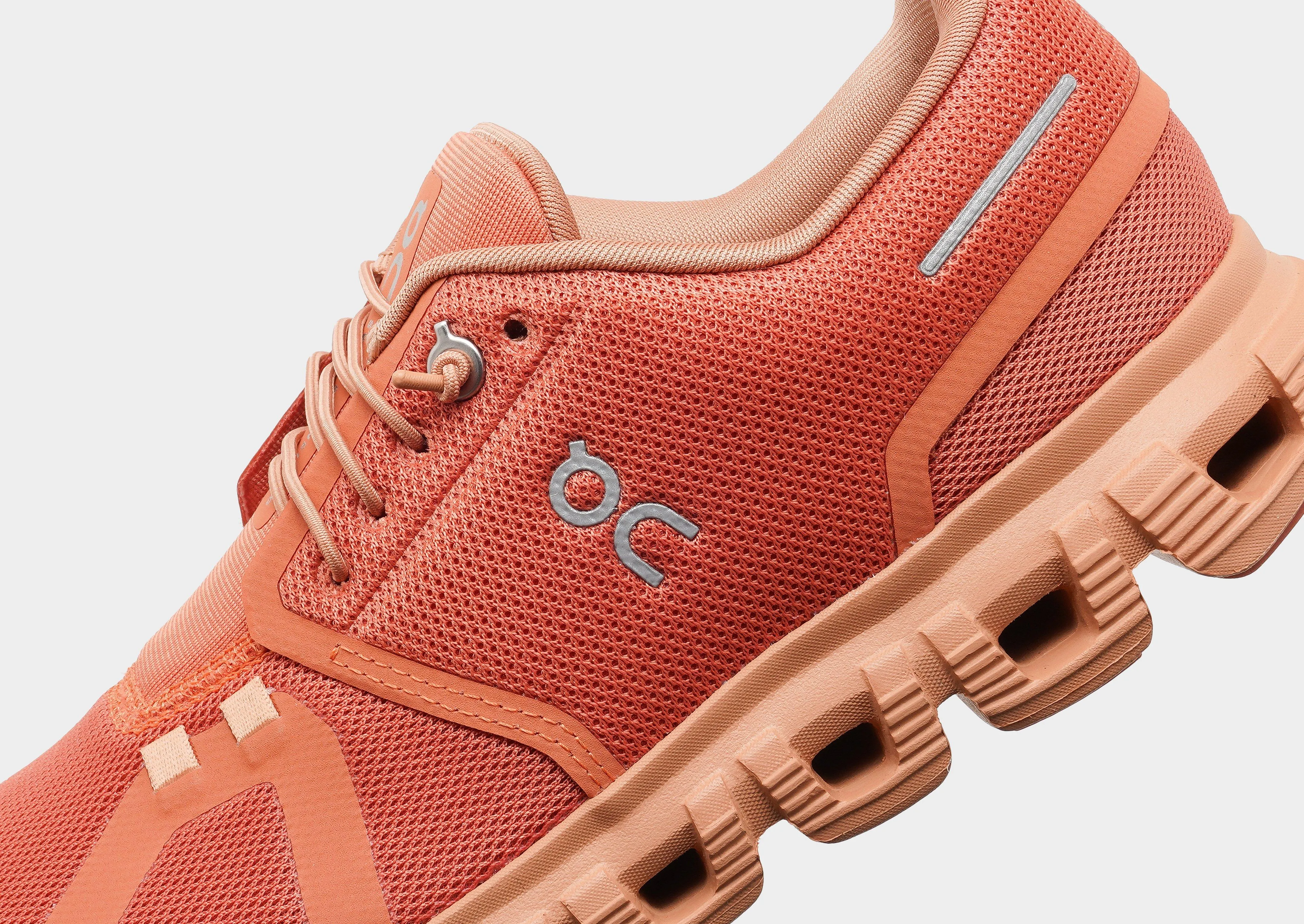 running in an intersection area shoes Removable Cloud 6 Women's