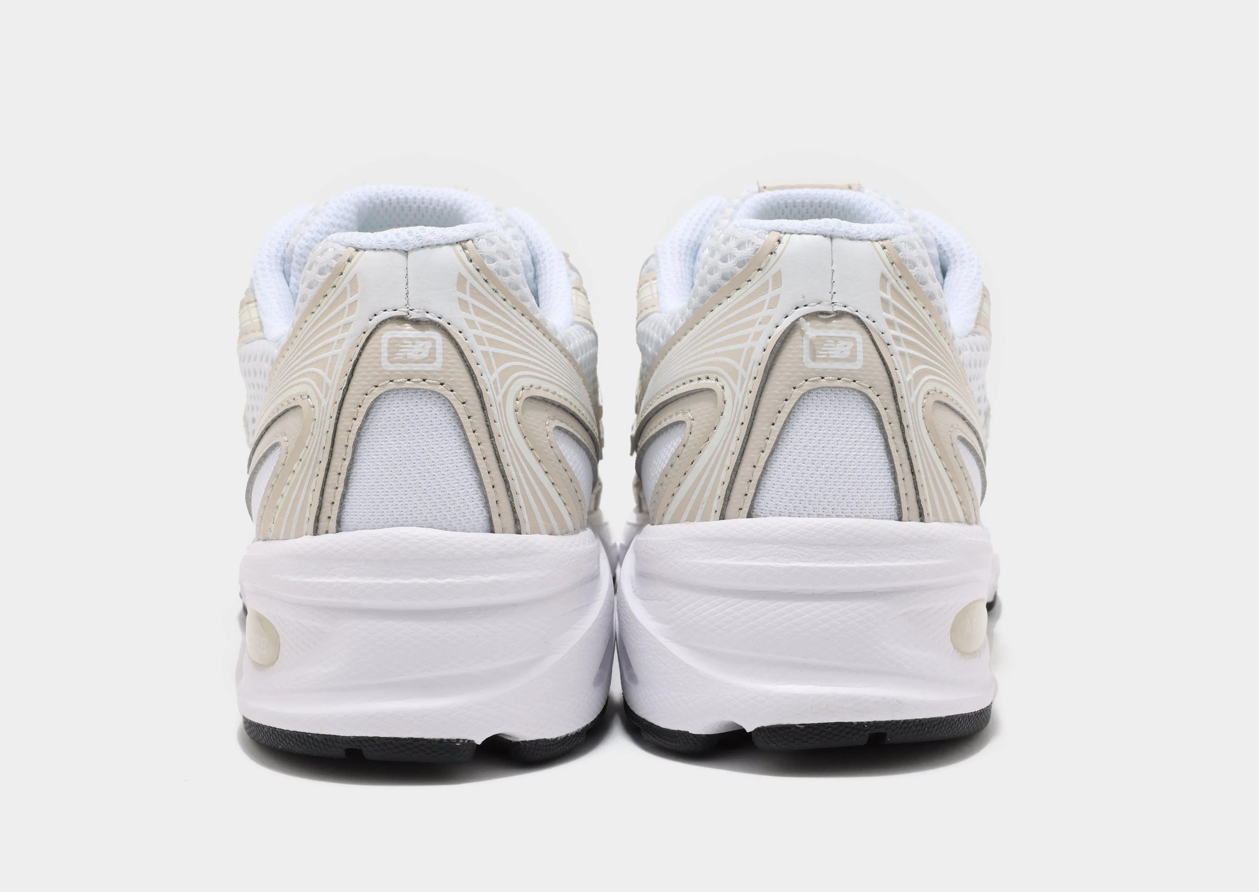 740 Women's running in a steel bridge area shoes generic shoes