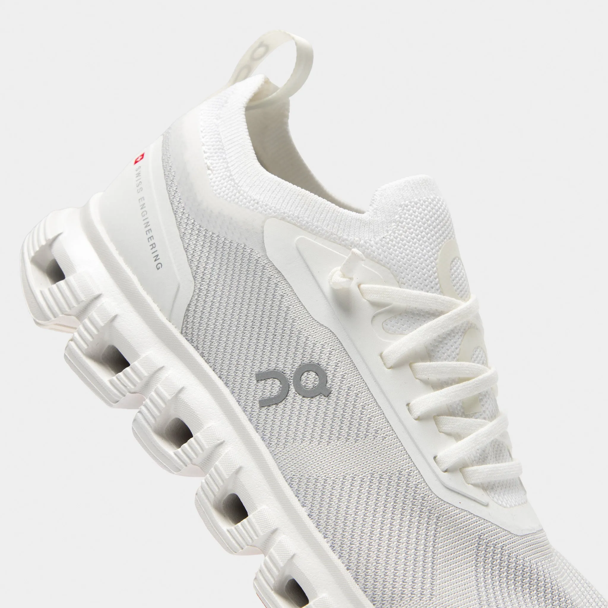 zero - drop running gear On Women's Cloud 6 Versa White / White