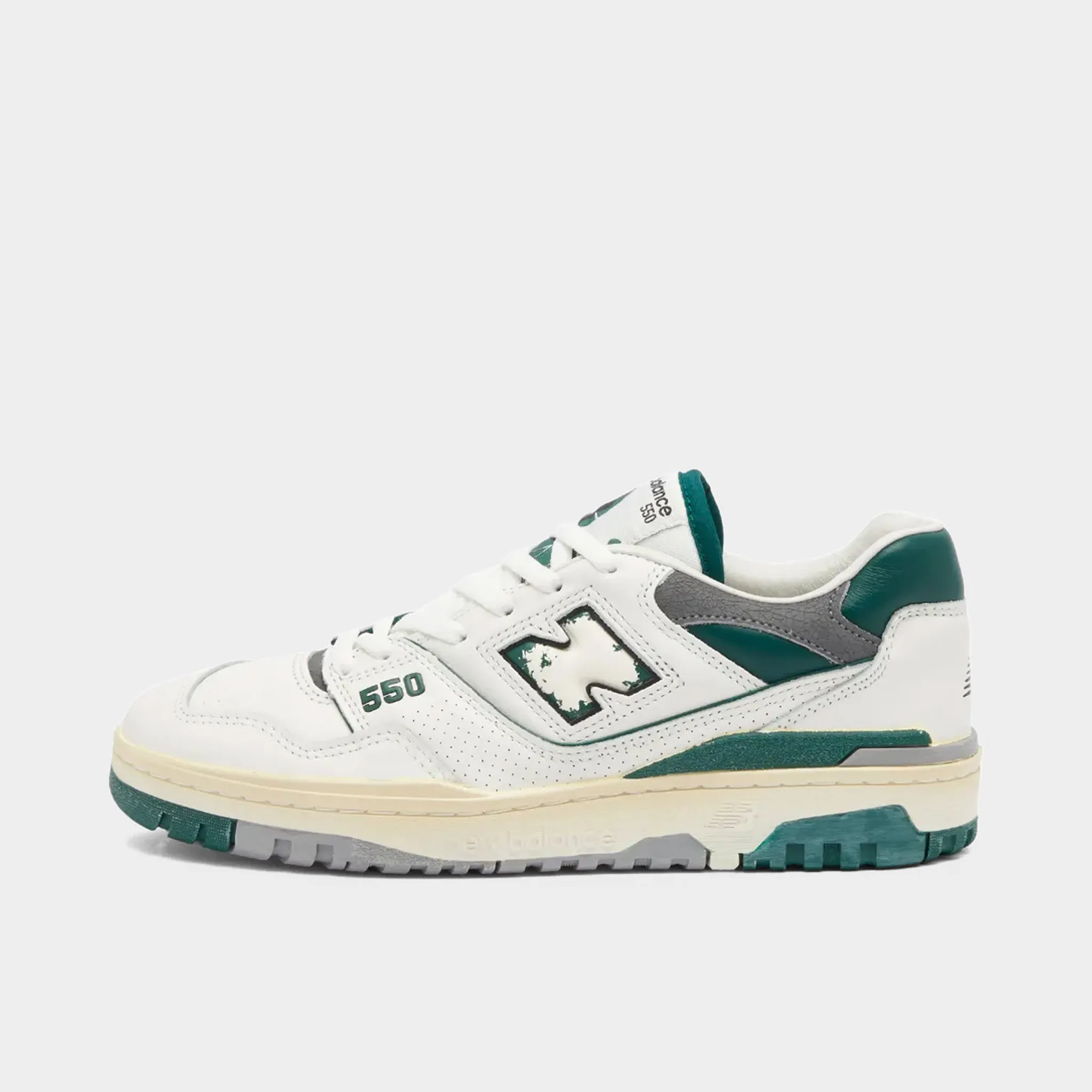 New Balance 550 Sea Salt / Marsh Green Sneaker Storage