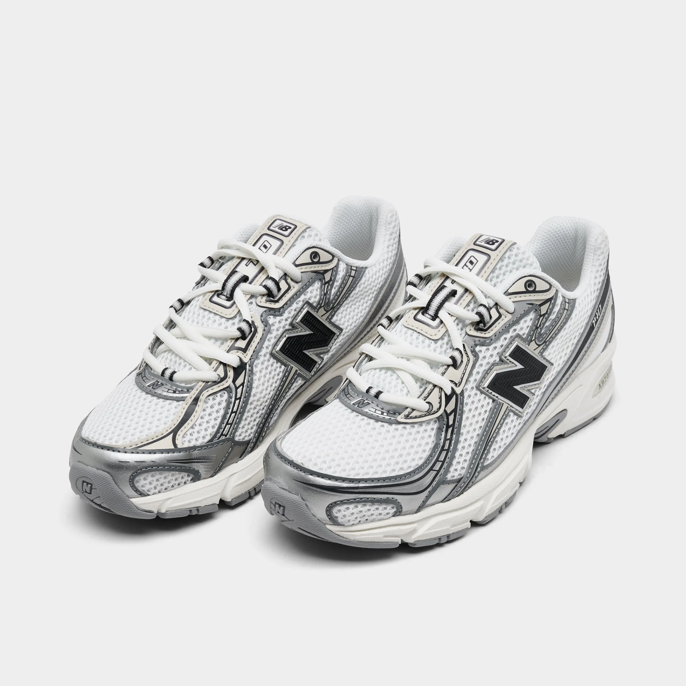 moisture - wicking running shoes Light - weight construction New Balance 740 Linen / Timberwolf