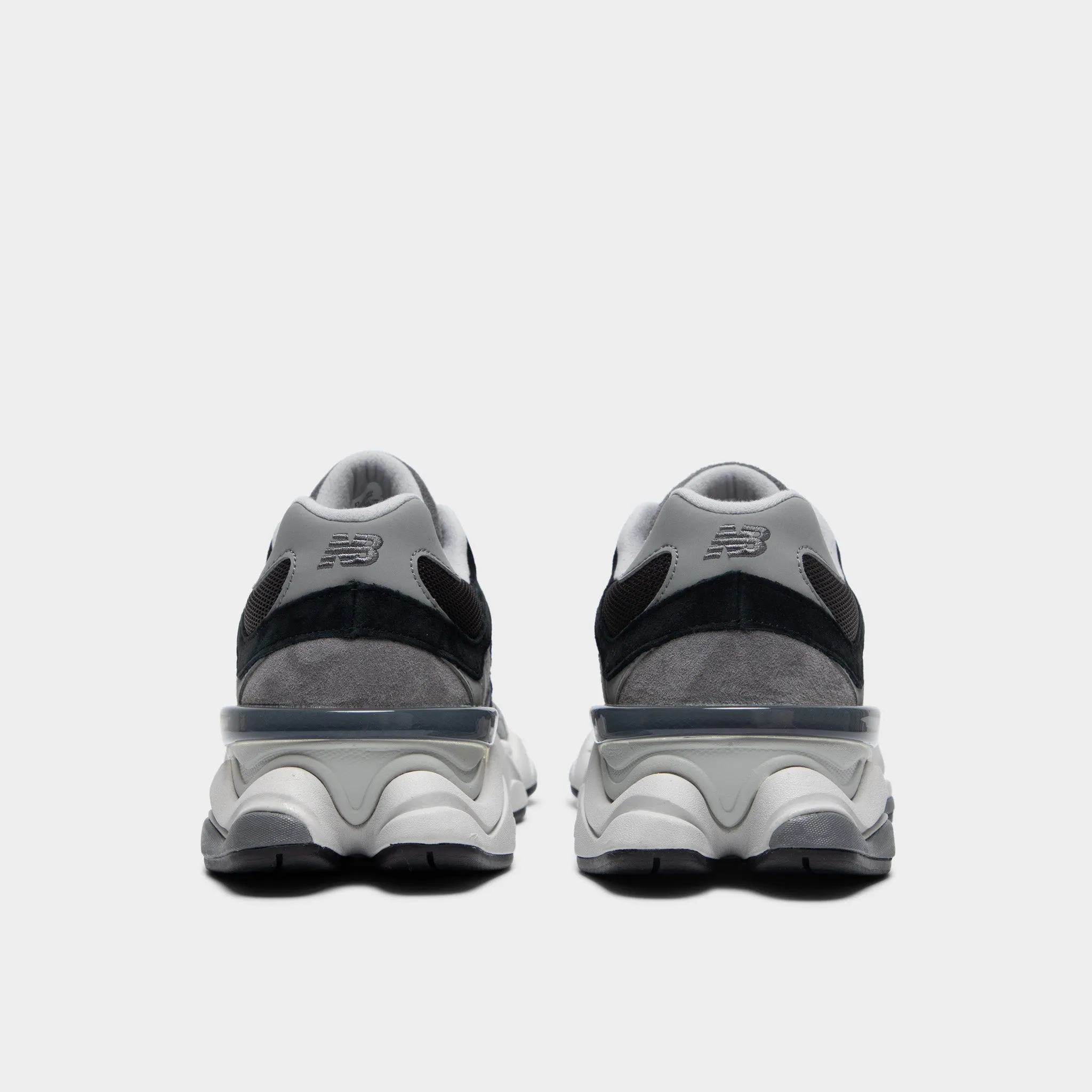 modern - style running shoes New Balance 9060 Black / Grey