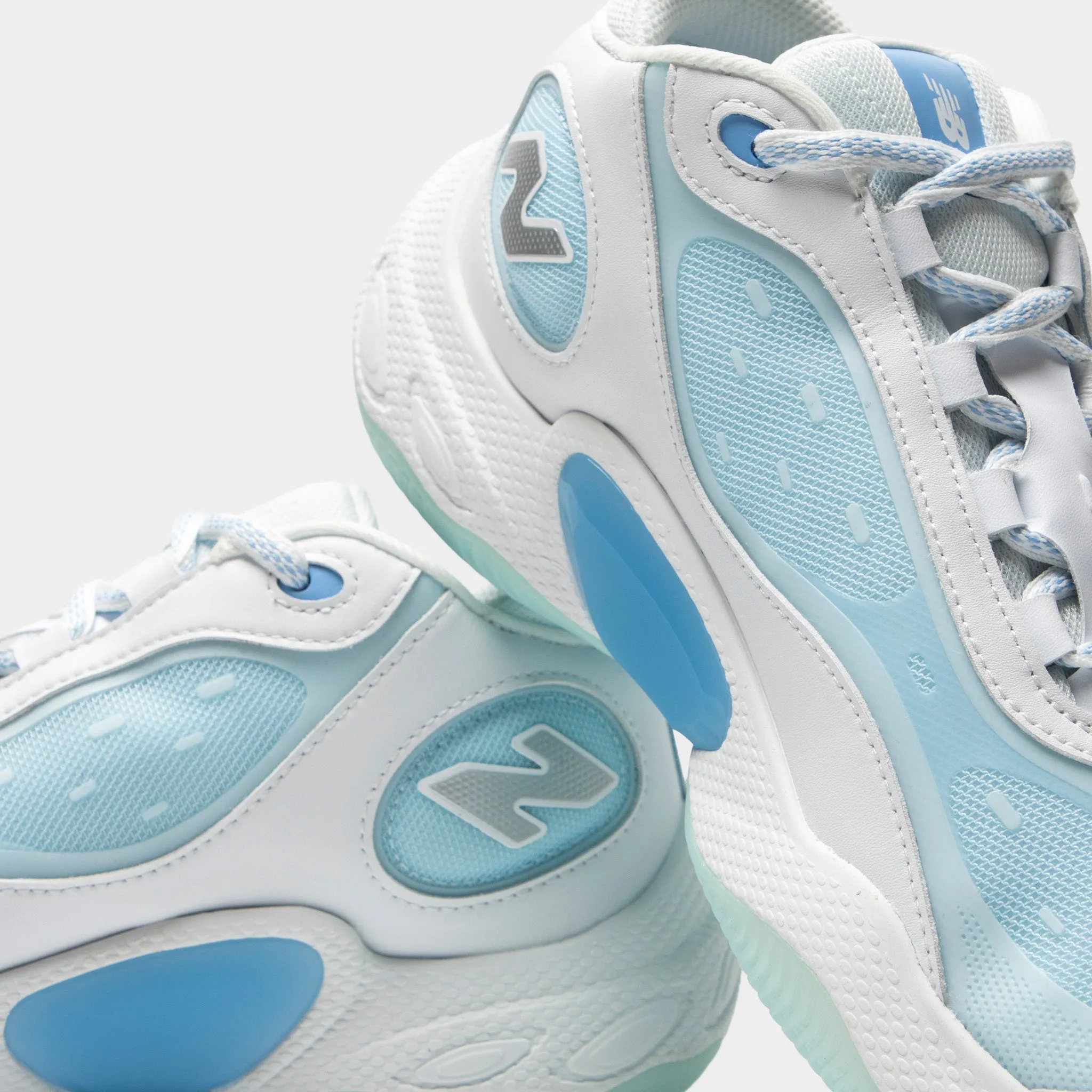 New Balance Fresh Foam White / Electric Sky Court Style Comfort Vibration Damping Layer