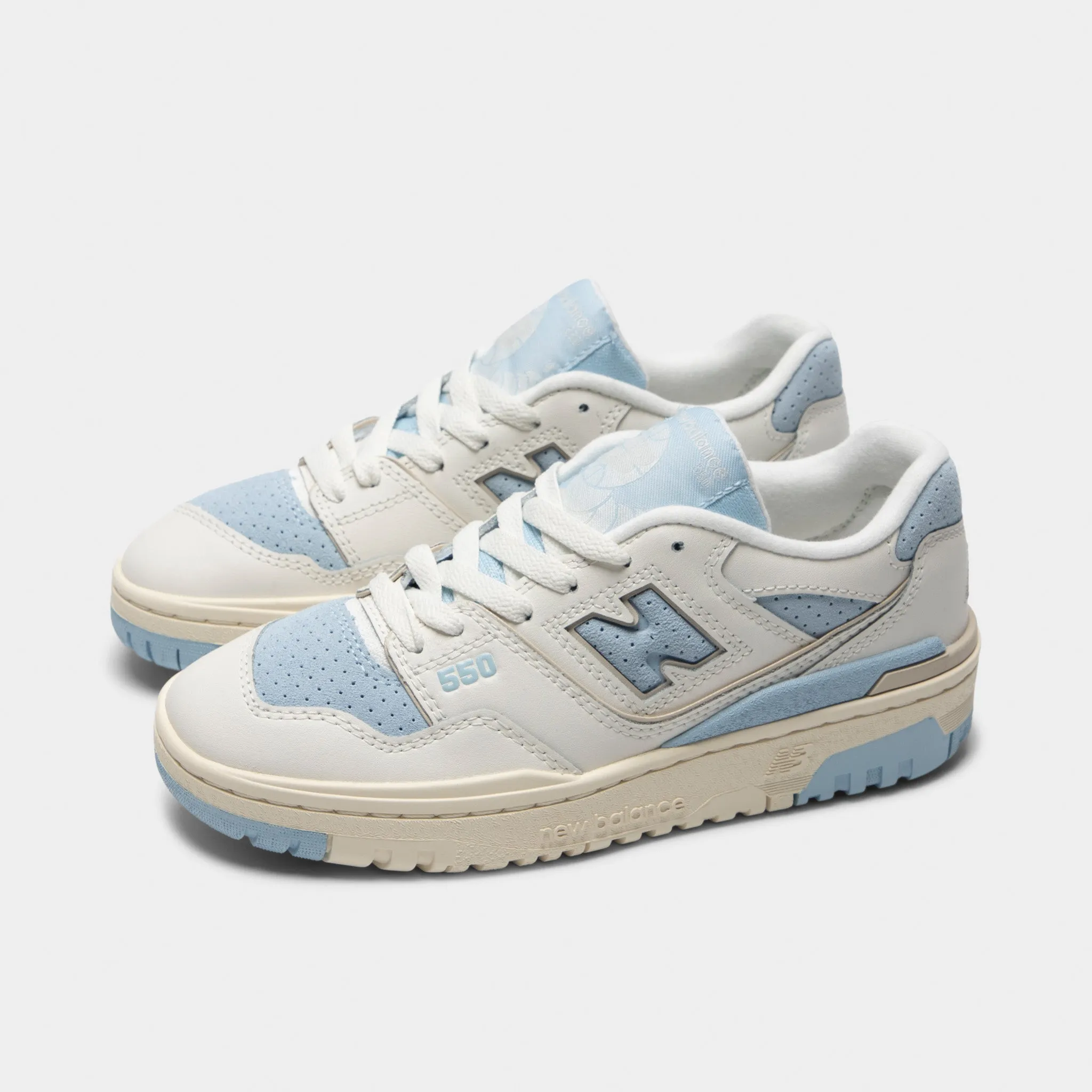 Jump Control HardSole New Balance Juniors' 550 White / Light Blue