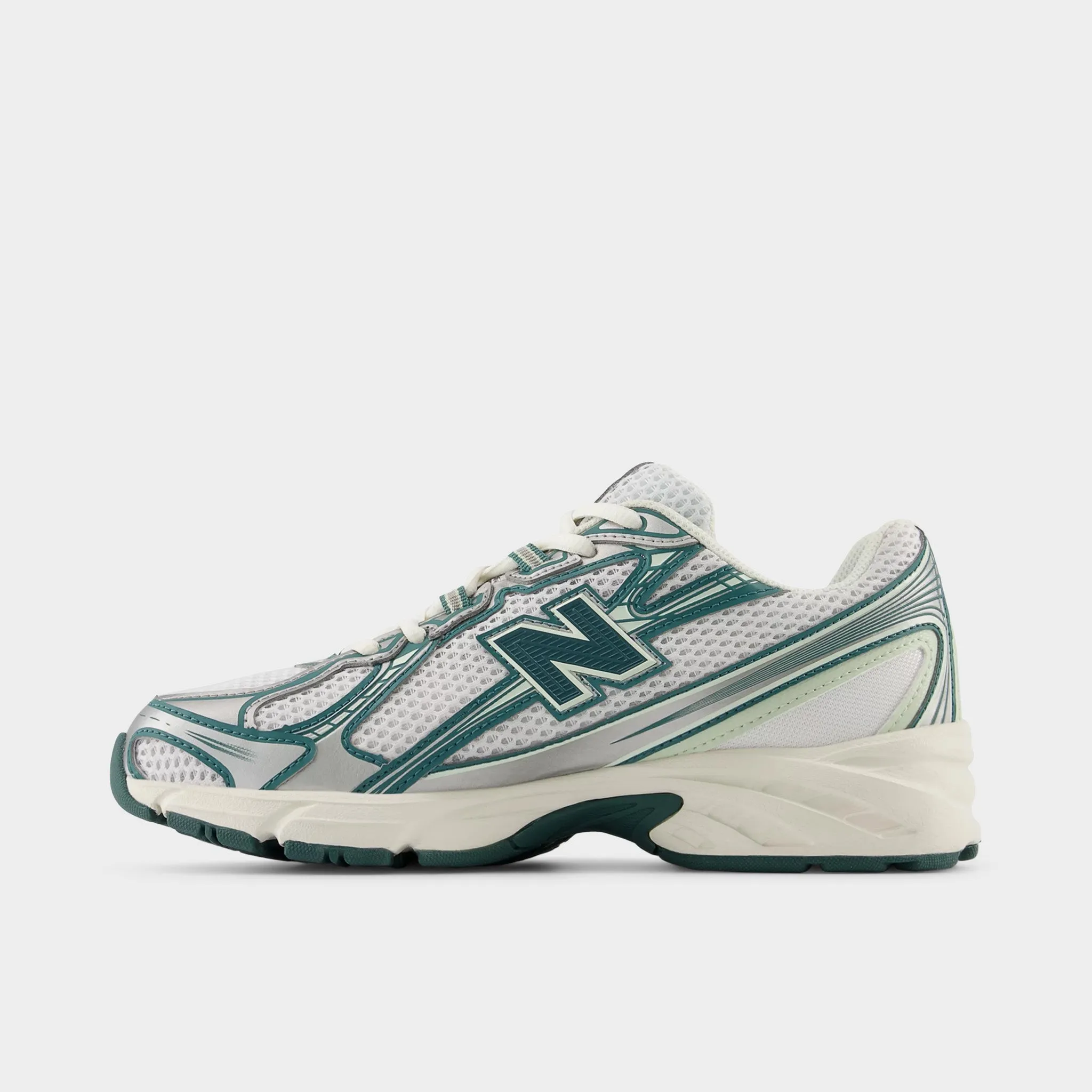 synthetic upper shoes Trail - Worthy New Balance U740 New Spruce White / Marsh Green
