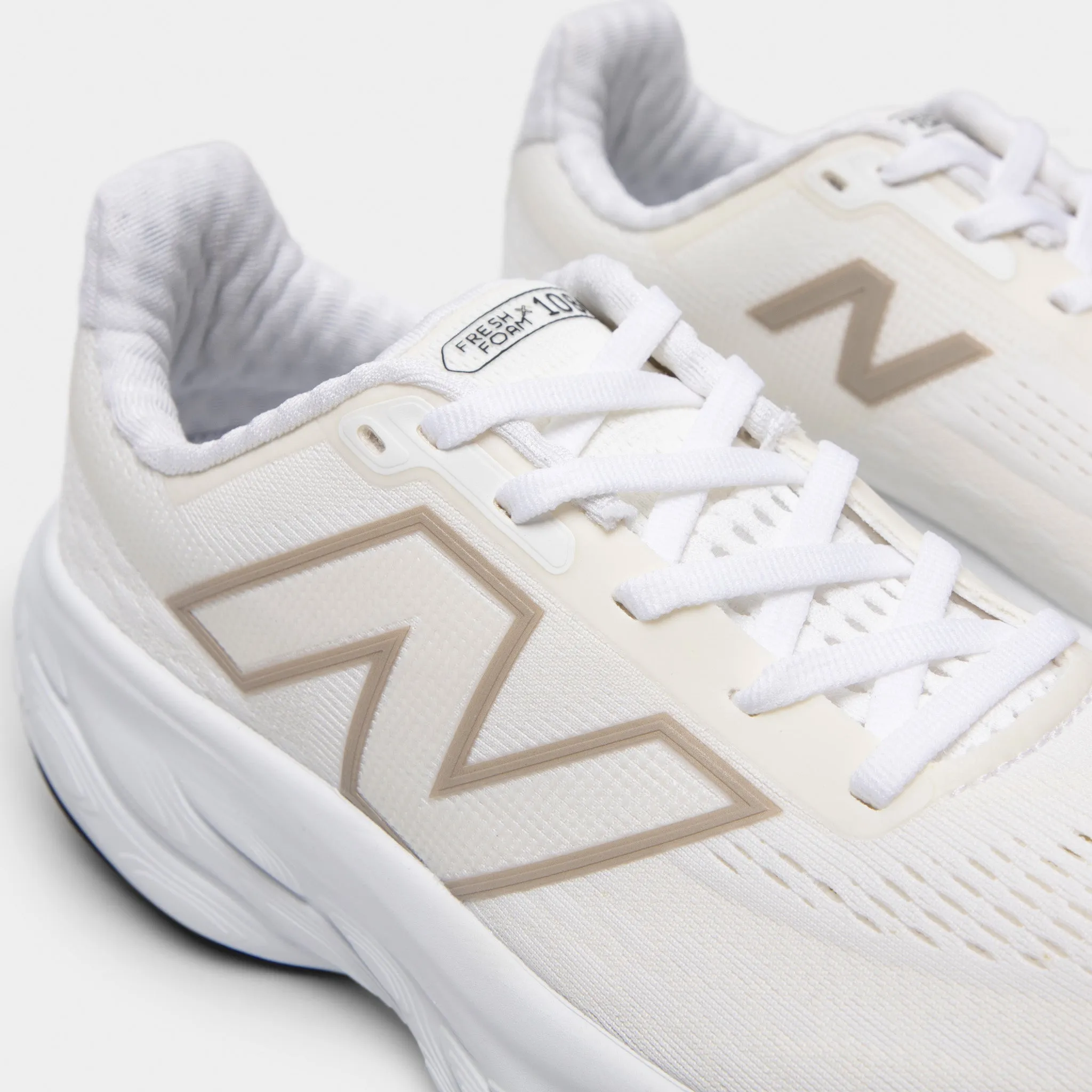 New Balance Women's Fresh Foam x 1080v14 White / Metallic Gold tempo - running shoes