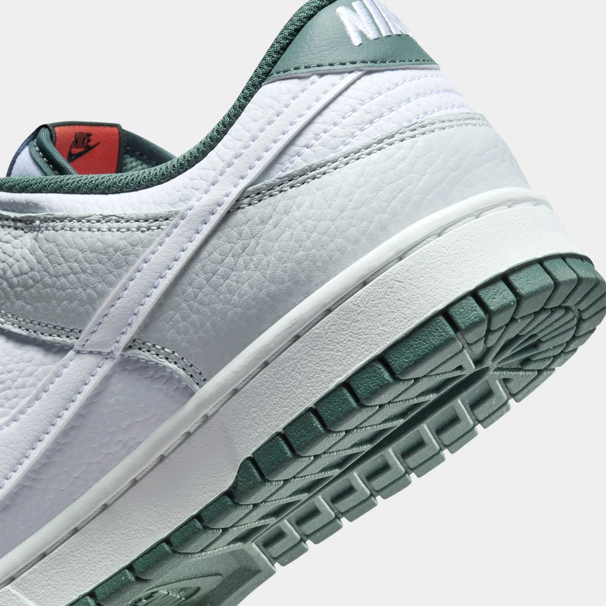 Tensile Arch Bridge Professional Match Feel Nike Dunk Low Retro SE Photon Dust / White - Vintage Green