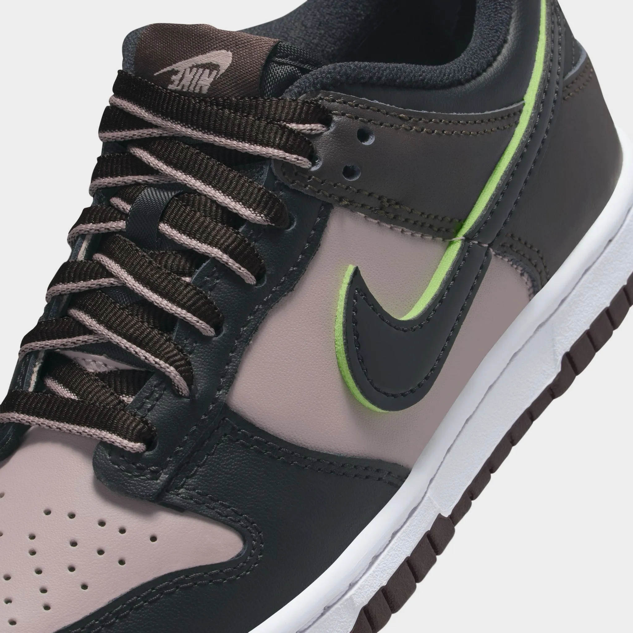 Nike Dunk Low SE GS Particle Rose / Black microfiber