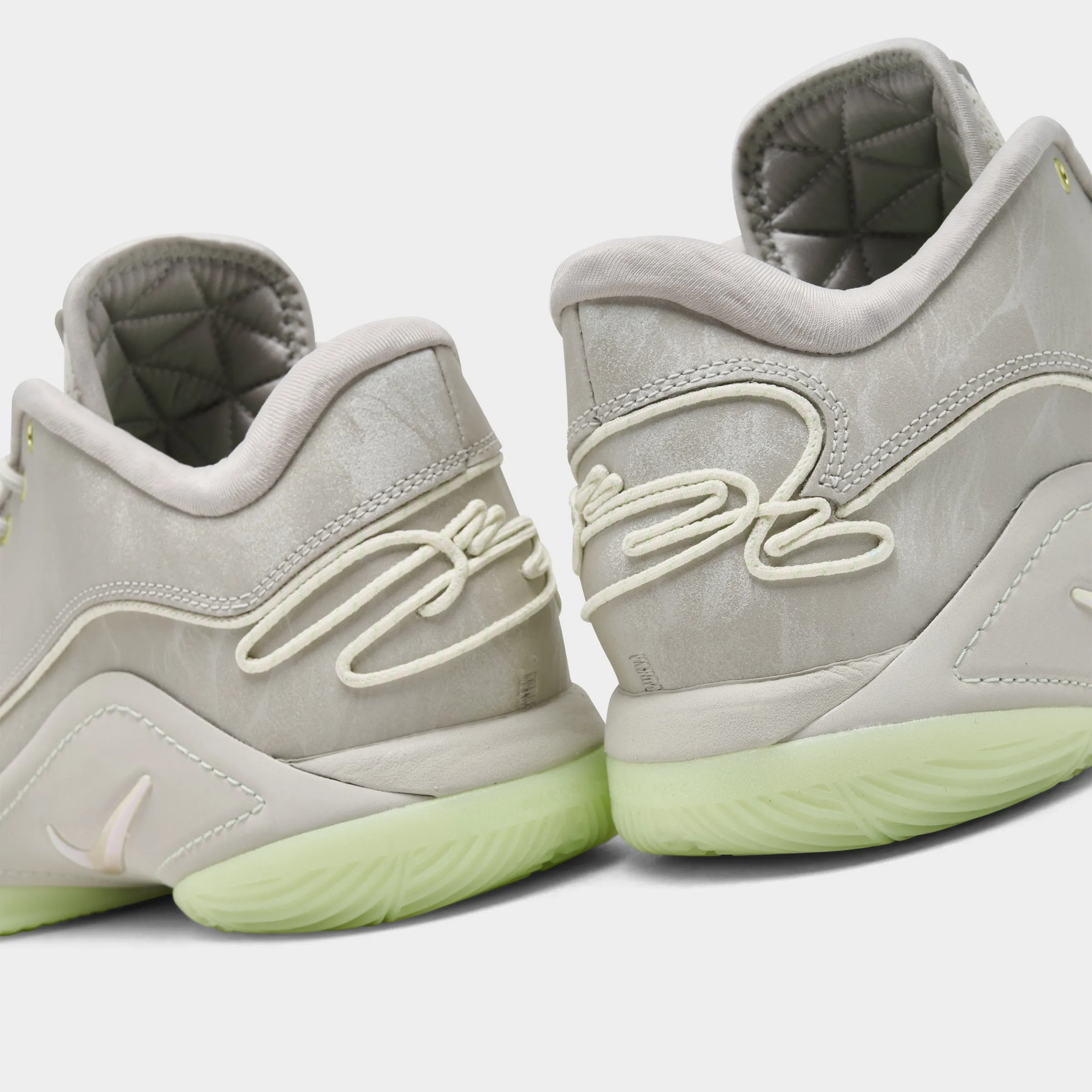 Nike Lebron XXII Light Bone / Soft Pearl - Vapor Green ComfortableFit