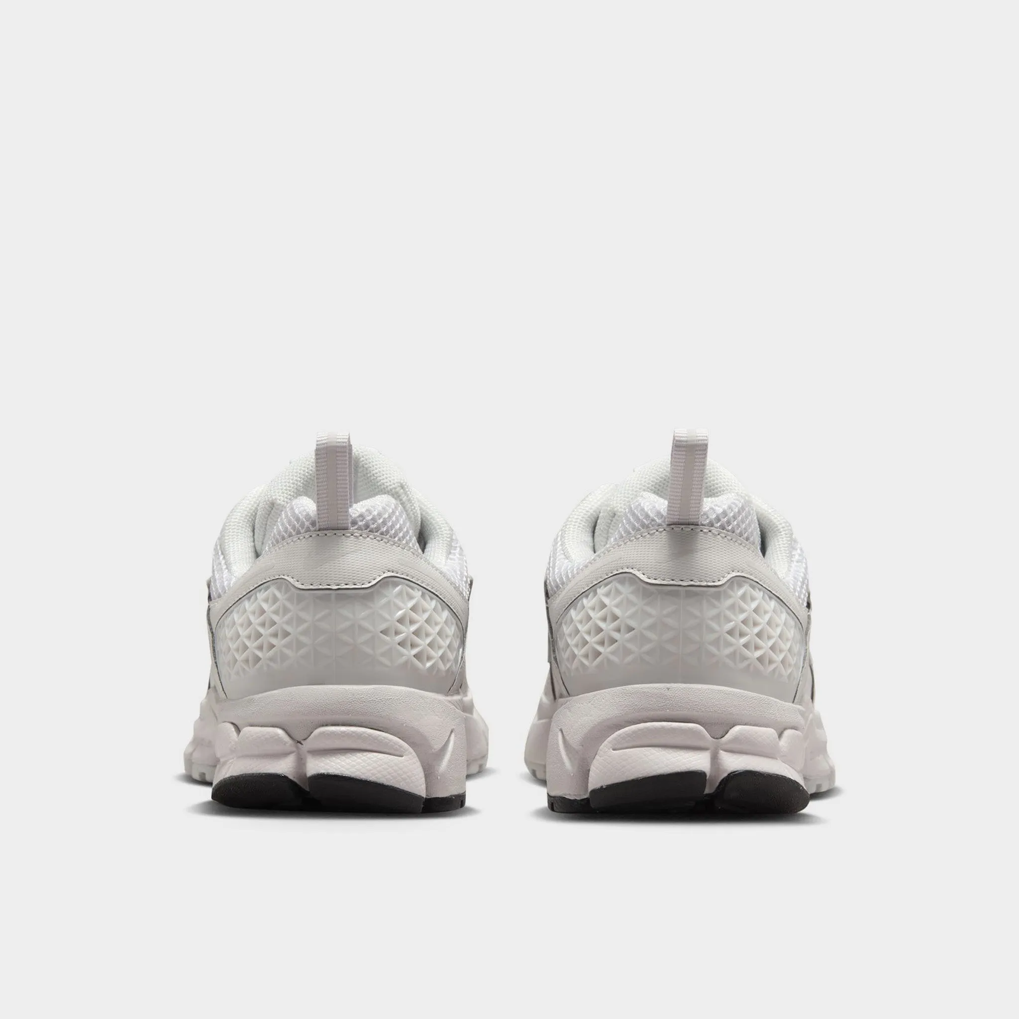 Heel counter cross - strap shoes Nike Vomero 5 GS White / Vast Grey - Black