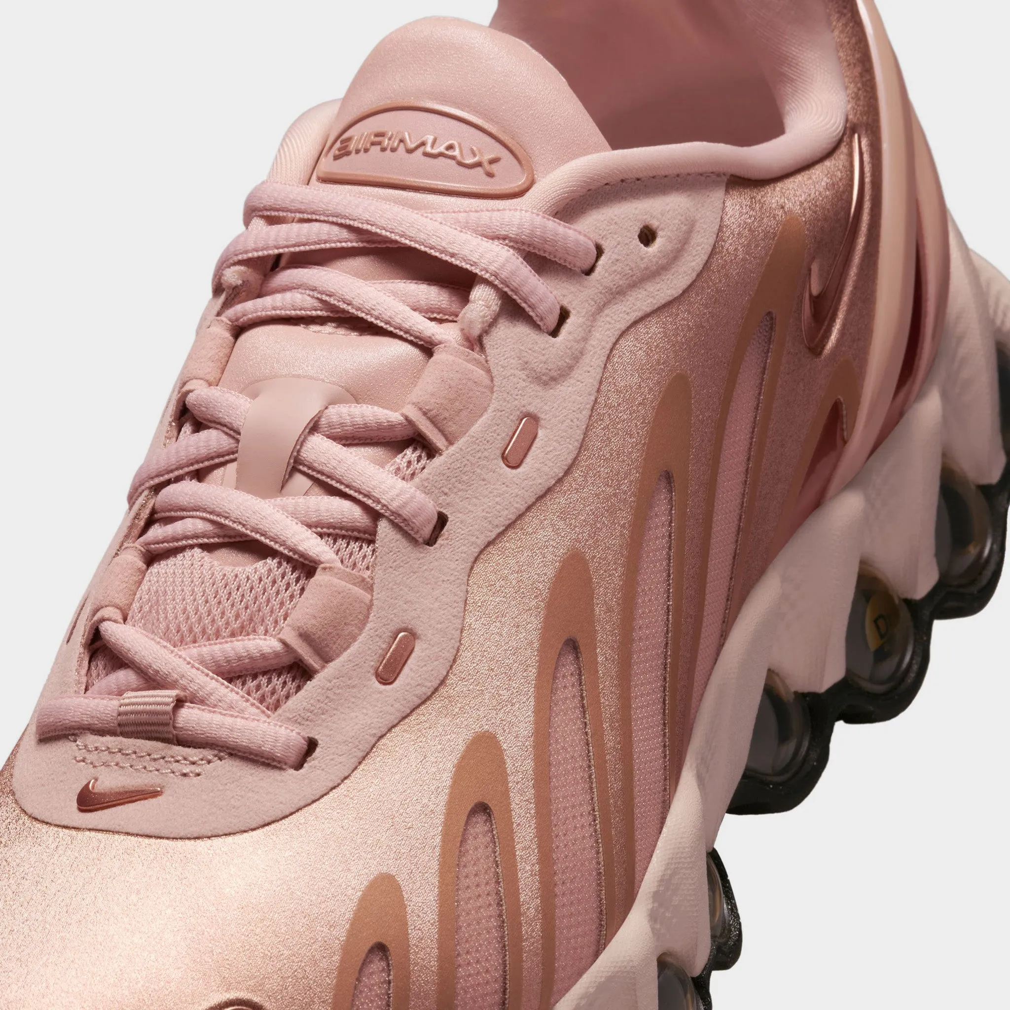 Nike Women's Air Max Dn8 Metallic Red Bronze / Black - Particle Beige solo running shoes Converse Chuck Taylor