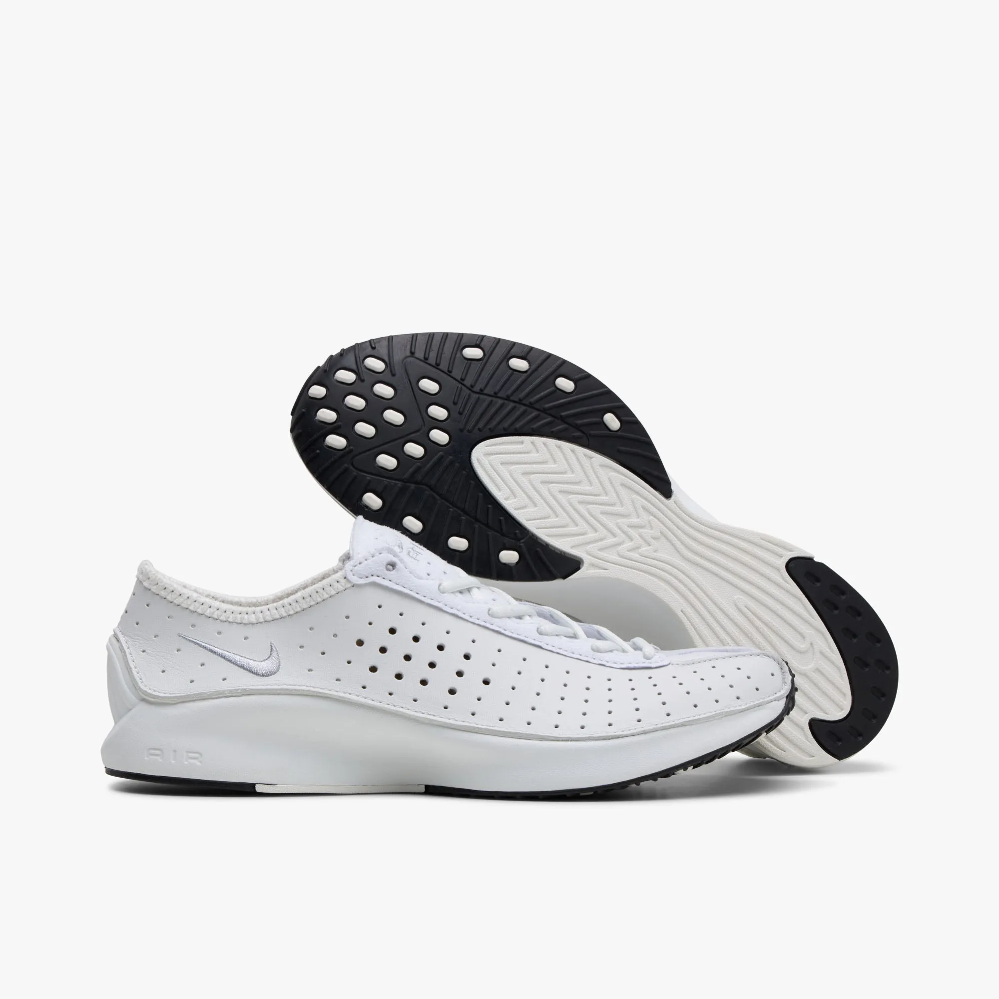 Nike Women's Air Superfly White / Metallic Silver - Black Ergonomic Last Heel Cup Stability