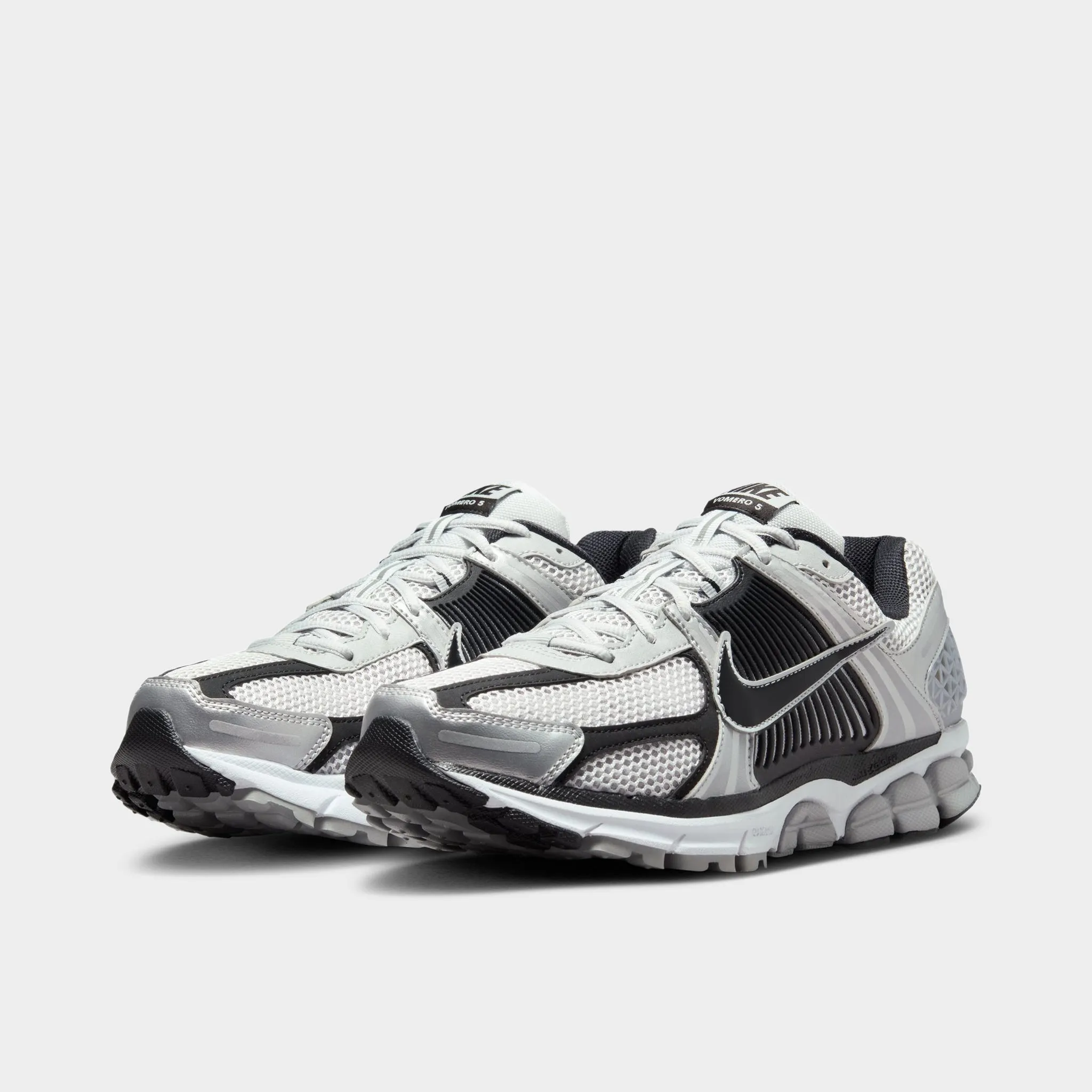 running for a way to stay independent Nike Zoom Vomero 5 Metallic Silver / Black - Pure Platinum