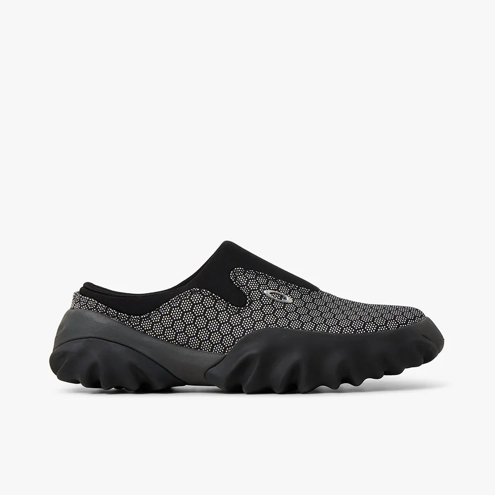 Oakley Factory Team Nubuck Chop Saw Mule - Honeycomb Black Retro-inspired support