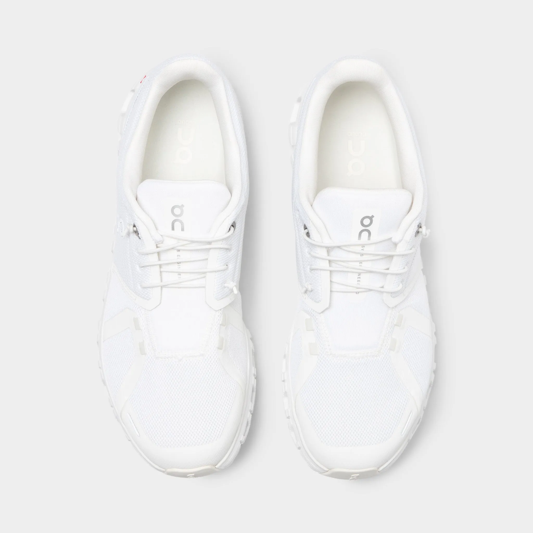 On Cloud 6 White / White padded - comfort shoes budget - friendly running shoes