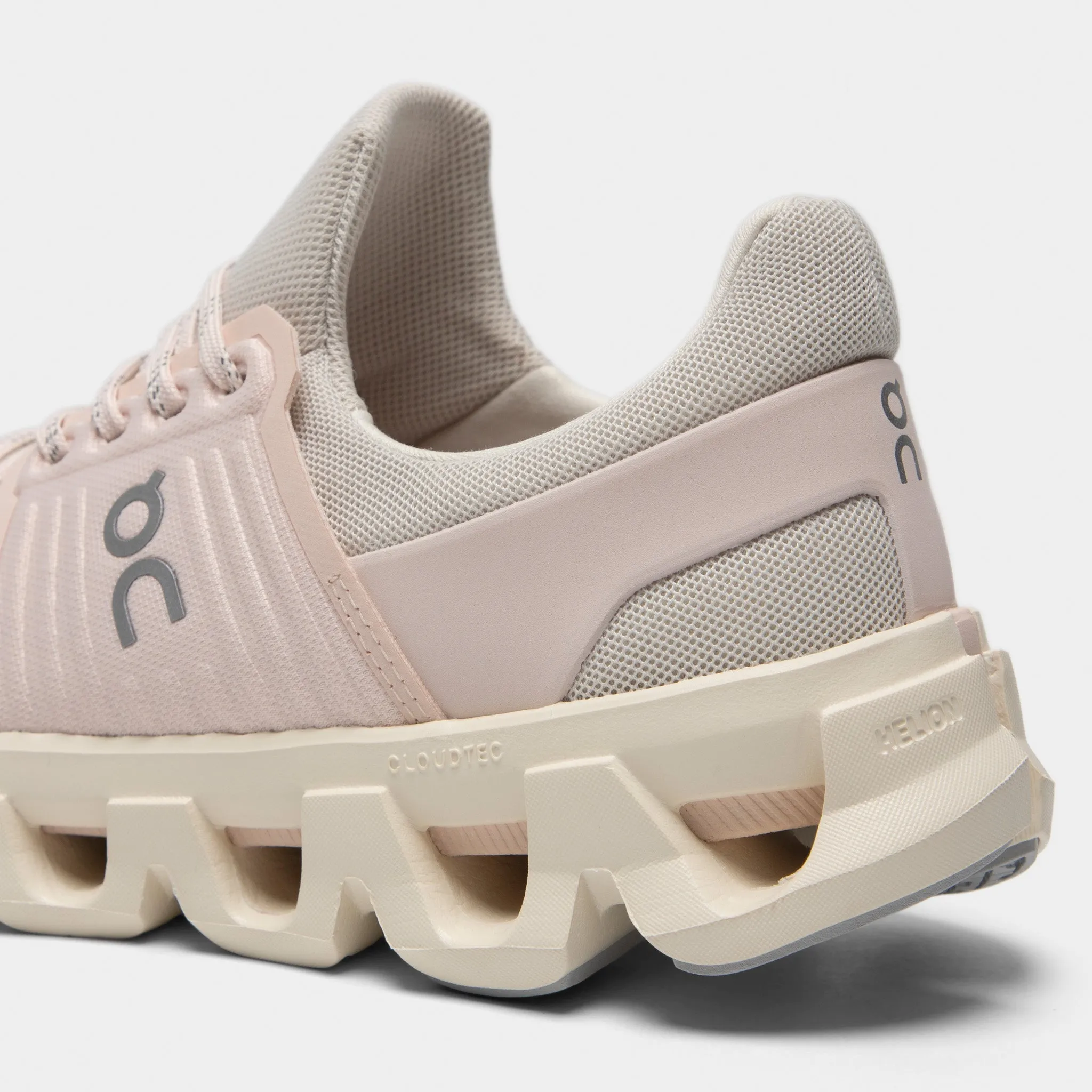 On JD Women's Cloudswift 4 Dew / Shell rubber - track running shoes provide support