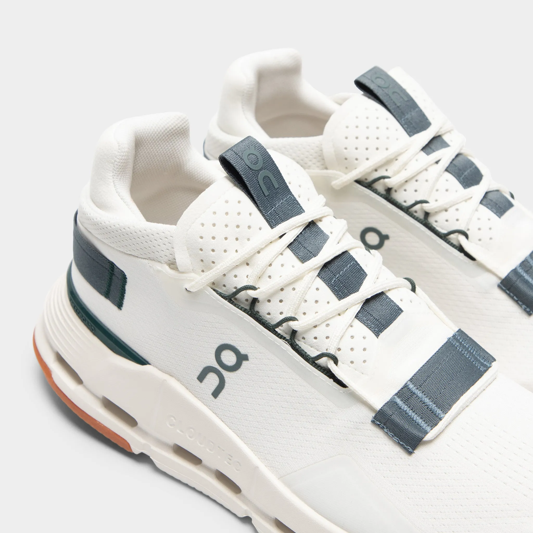 On Running Nova 2 White / Green / Gum commuting shoes