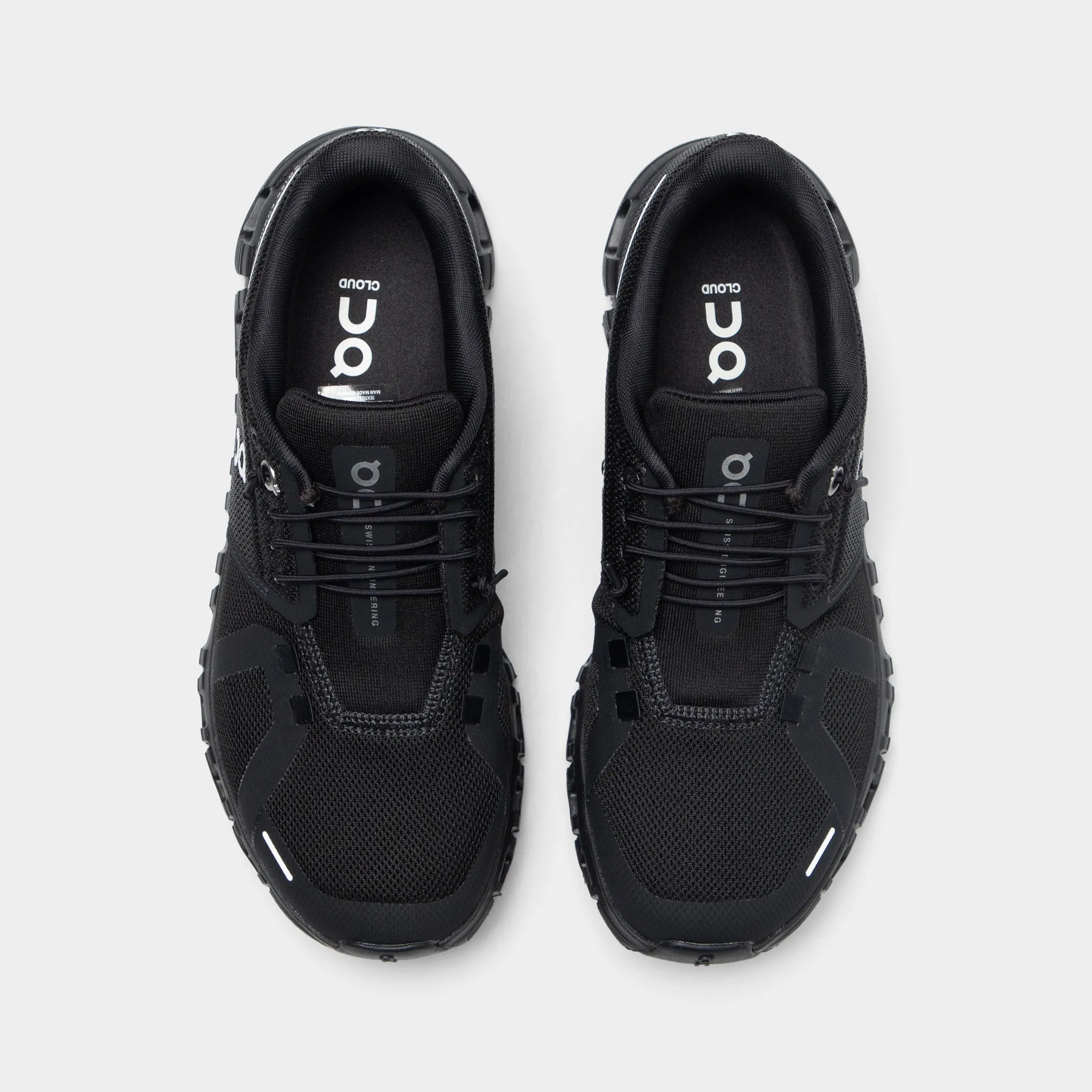 On Women's Cloud 6 Black / Black winter - specific shoes running for a way to stay up - to - date with trends