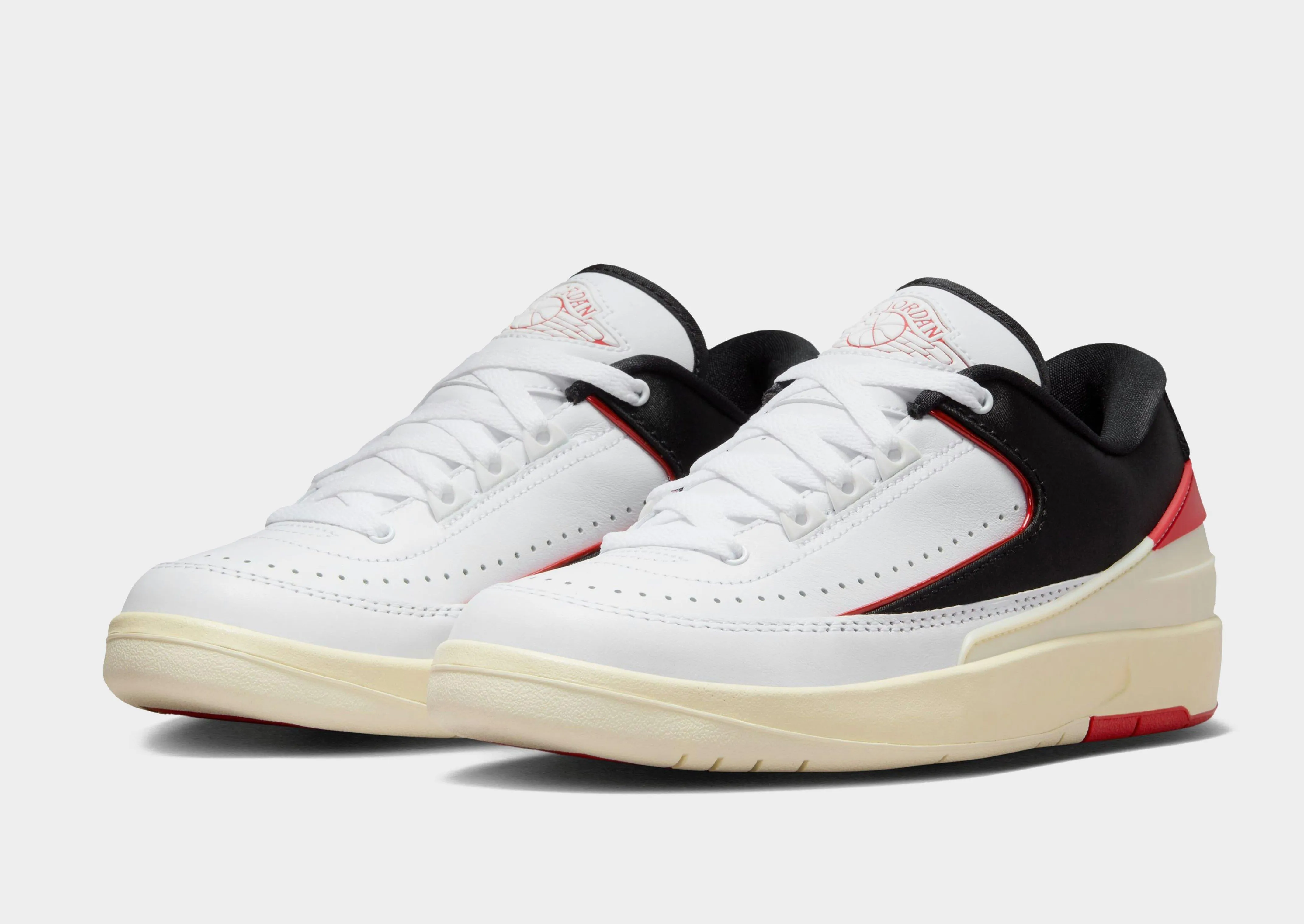 Water resistant coating Breath Points Air 2 Retro Low Women's