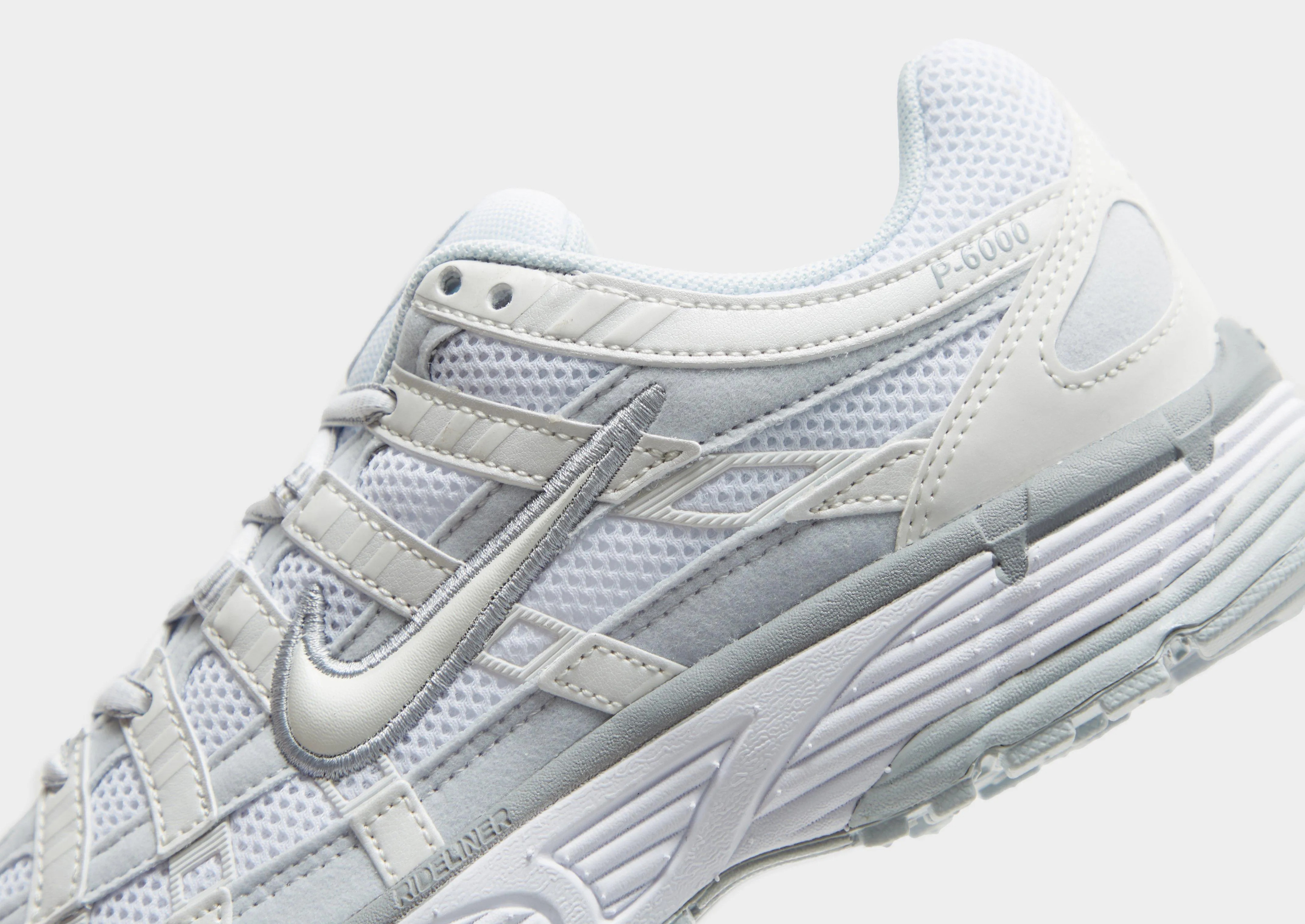 P-6000 Women's Urban Walker Movie Night