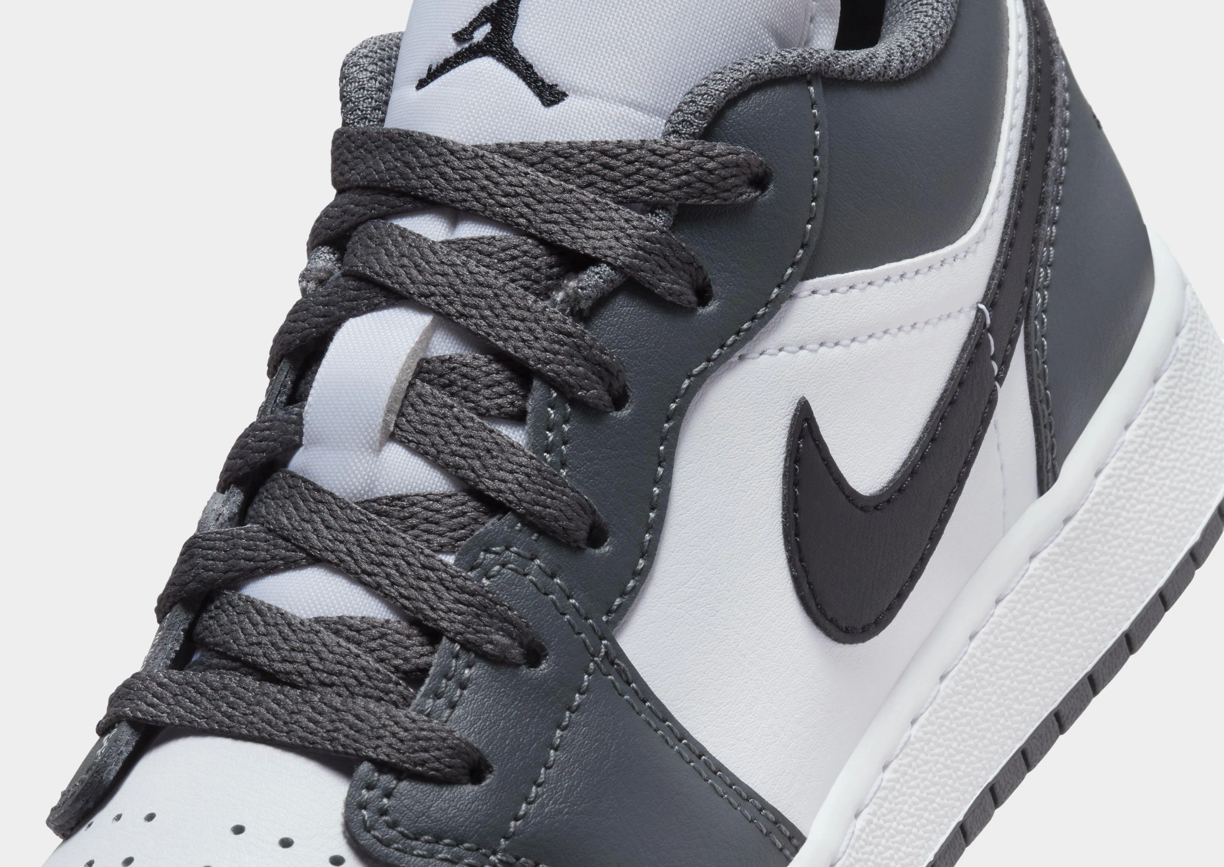Air 1 Low Junior's Torsion Control Arch