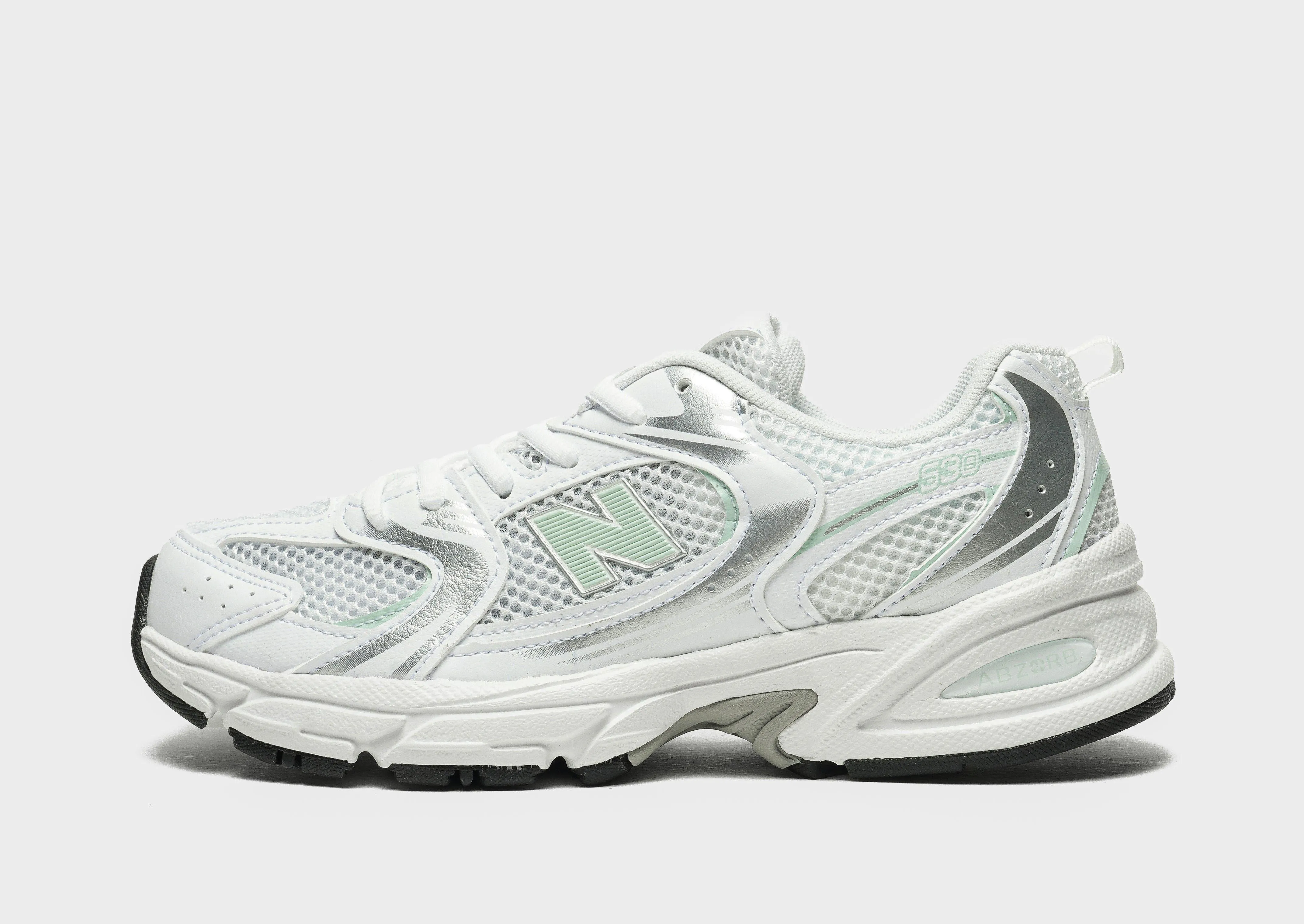 530 Junior's running in a swamp area shoes