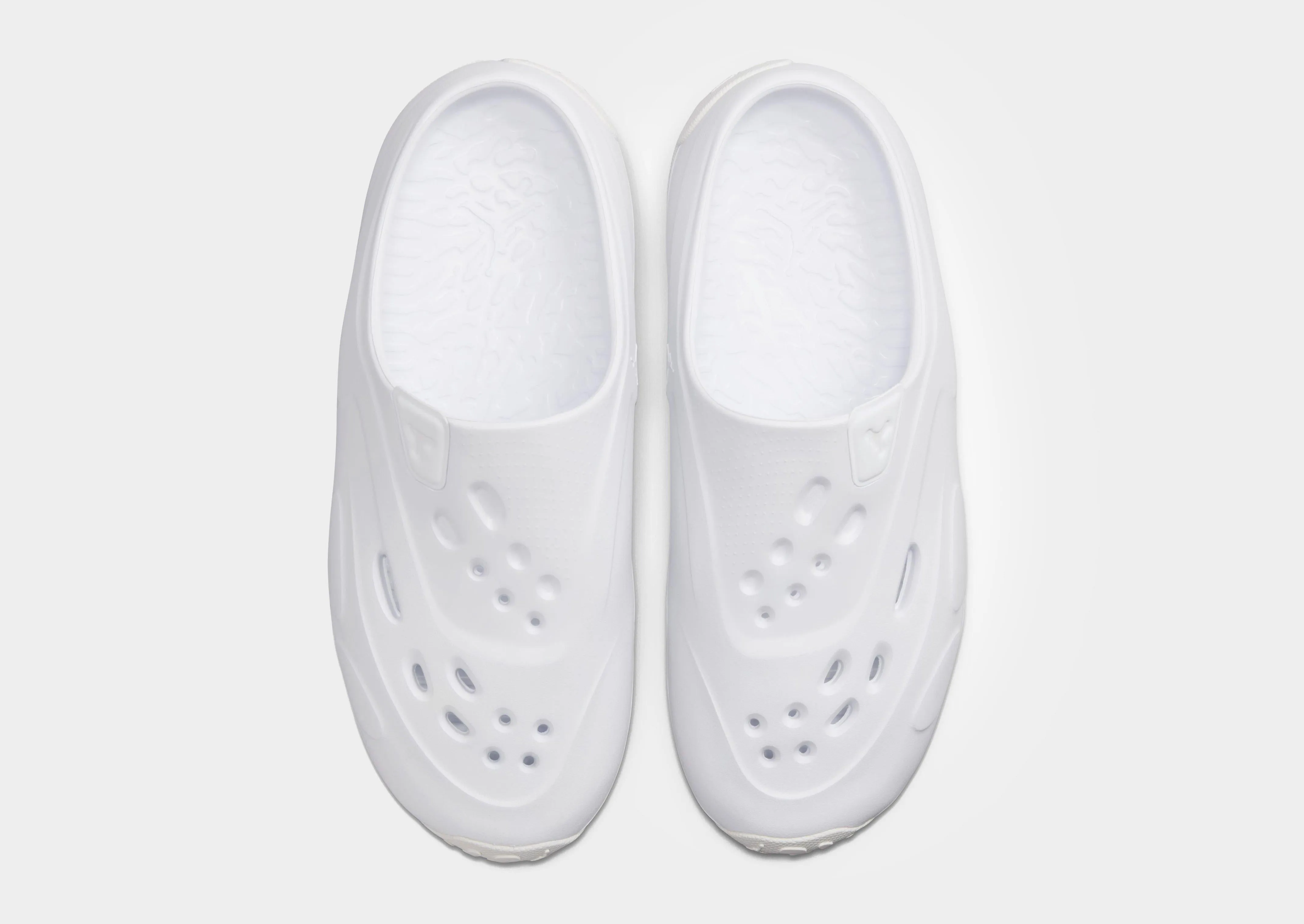 Sleek Flats Metal Ring Roam Slides