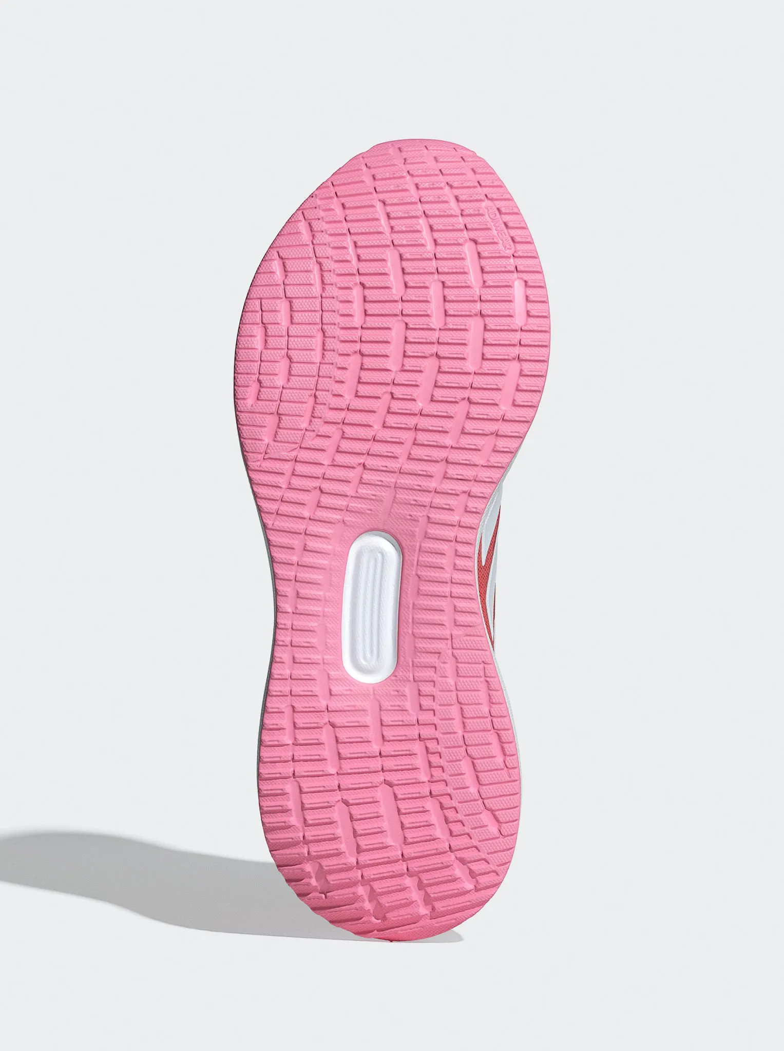 color - red running with a smooth outsole Runafalcon 5 Womens