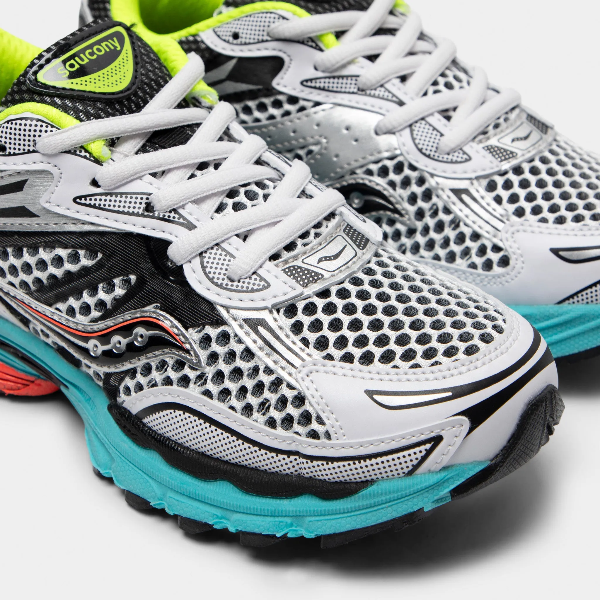 Saucony Juniors' Omni 9 / Mutant tread depth