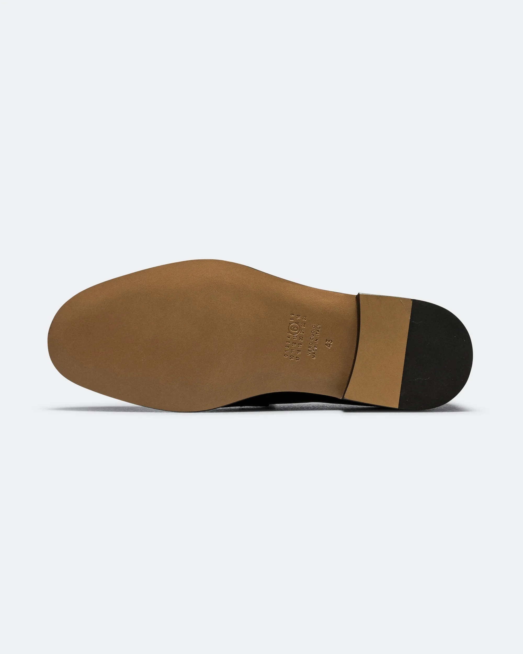 Stable base Shiny Leather Mocassin - Black