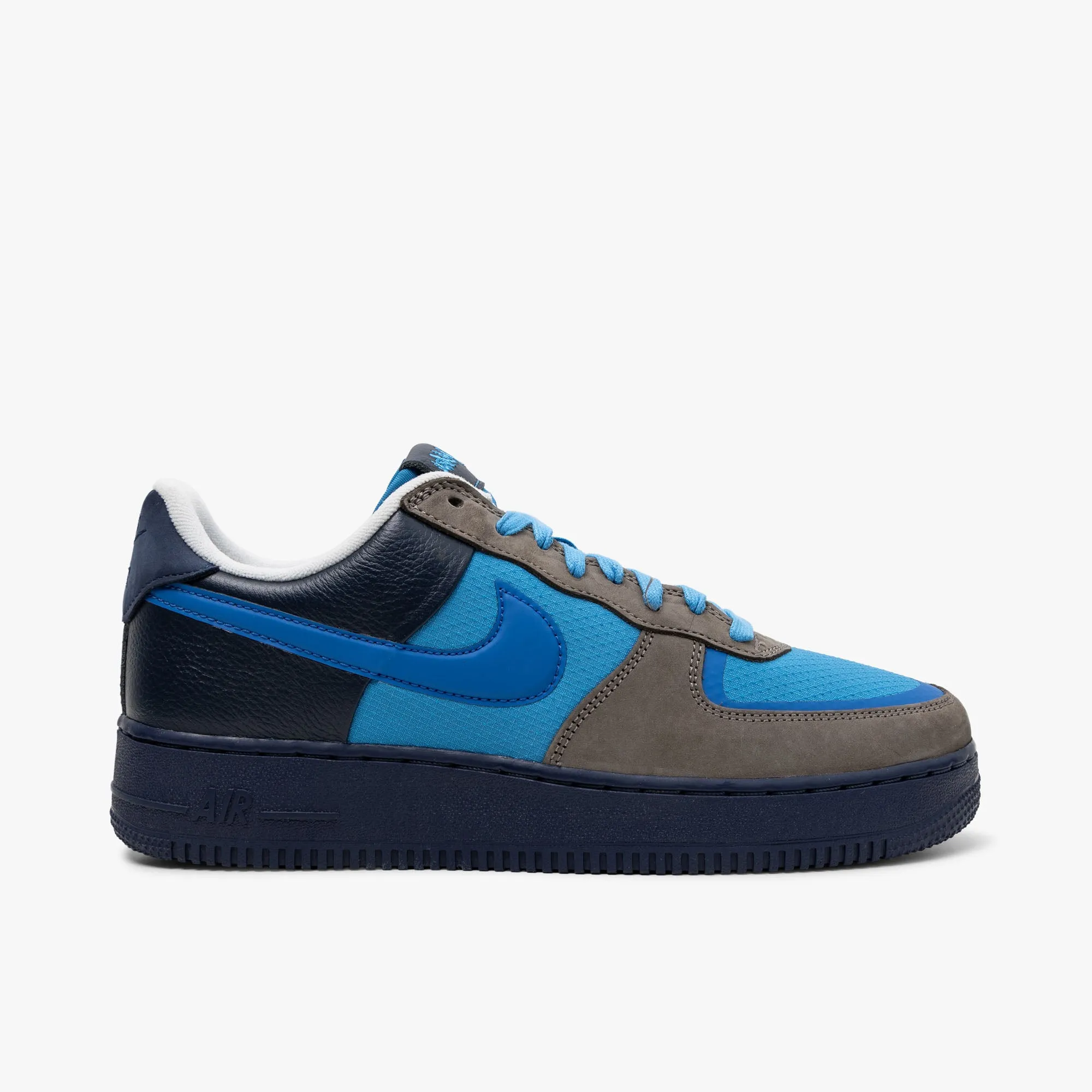 Easy Dressing Easy Slip On Nike x Stash Air Force 1 Low SP / Soft Grey / Varsity Royal