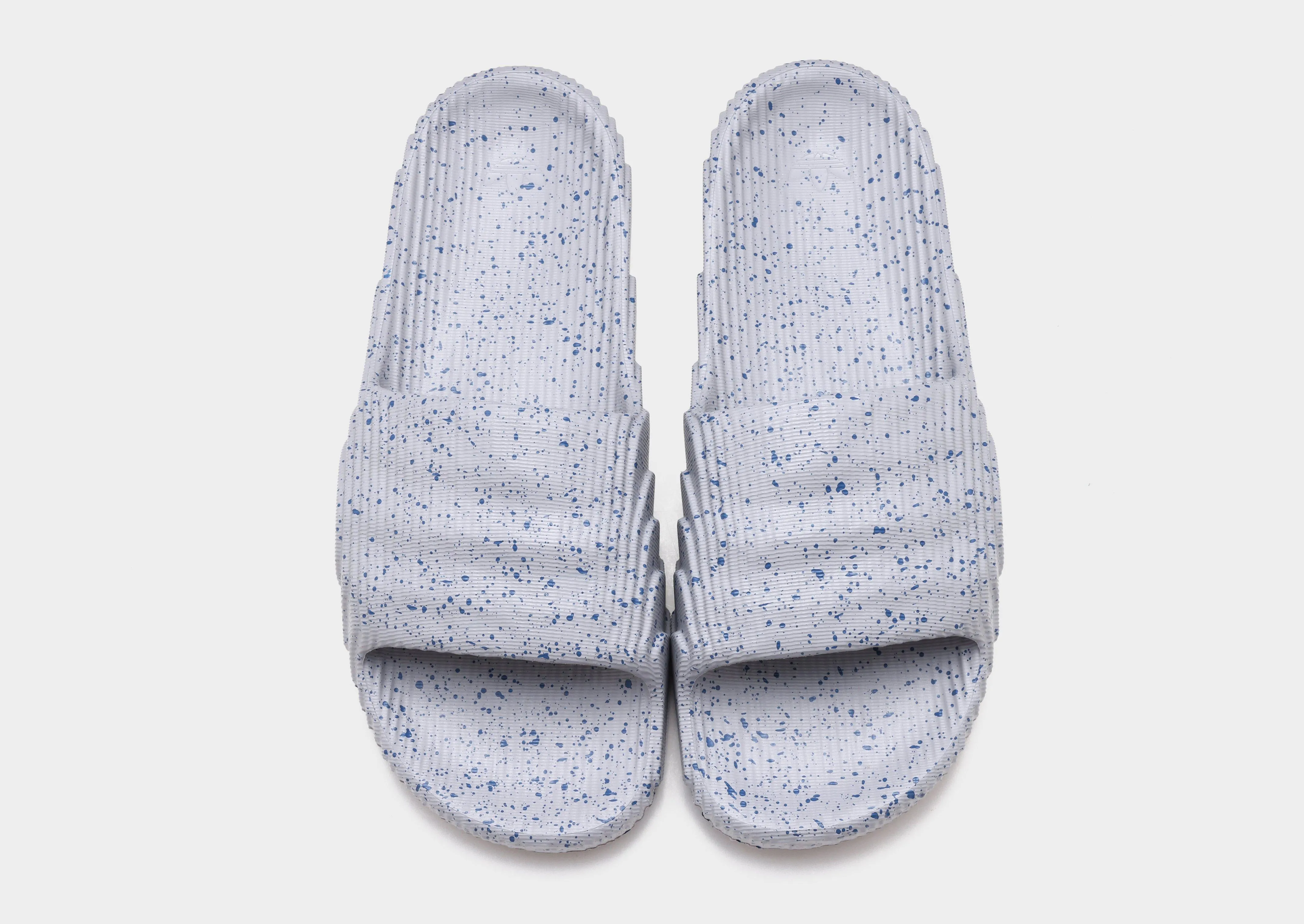 Adilette 22 Slides Flexible Material