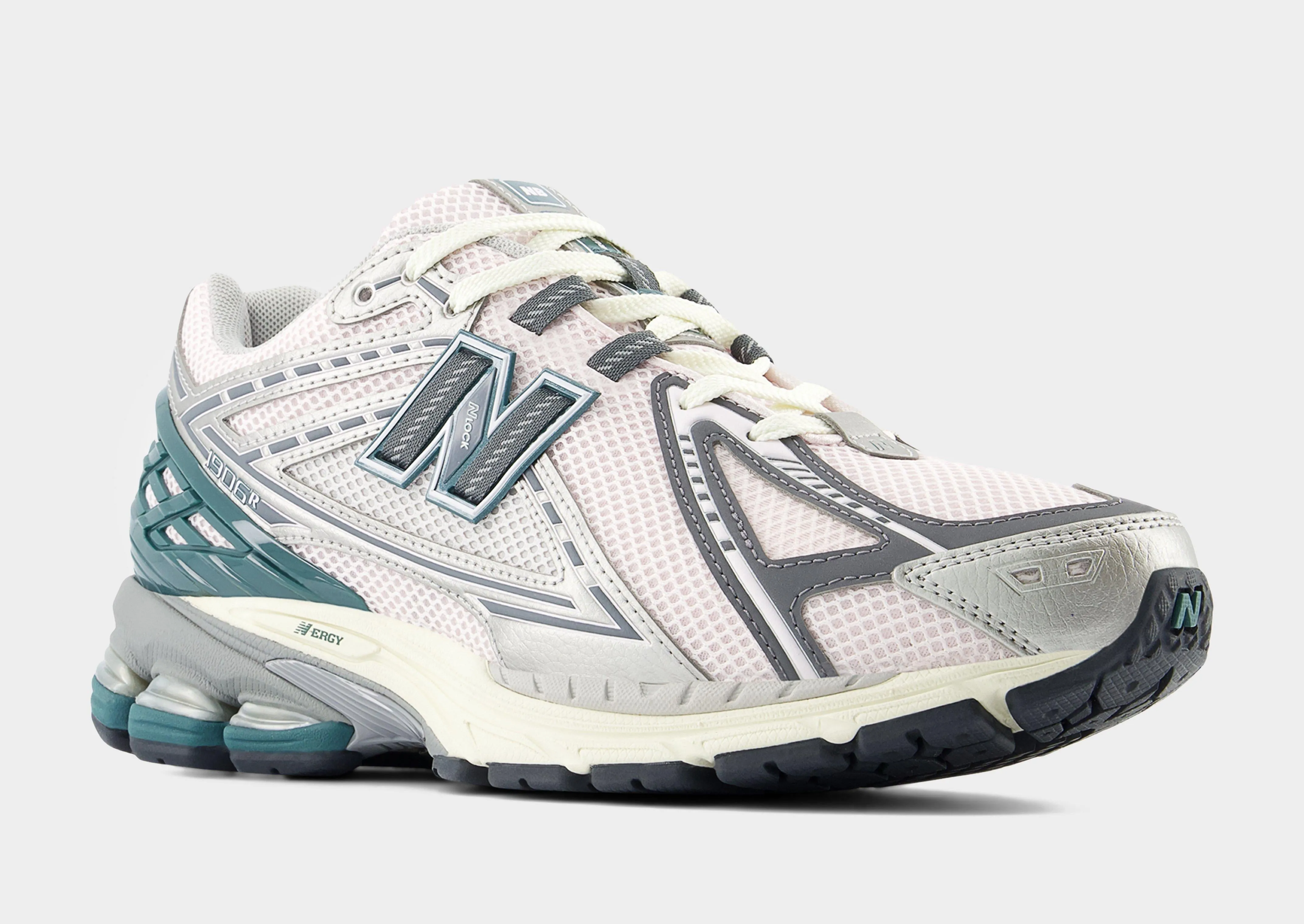 1906 Women's running in a jungle area shoes pastel shoes