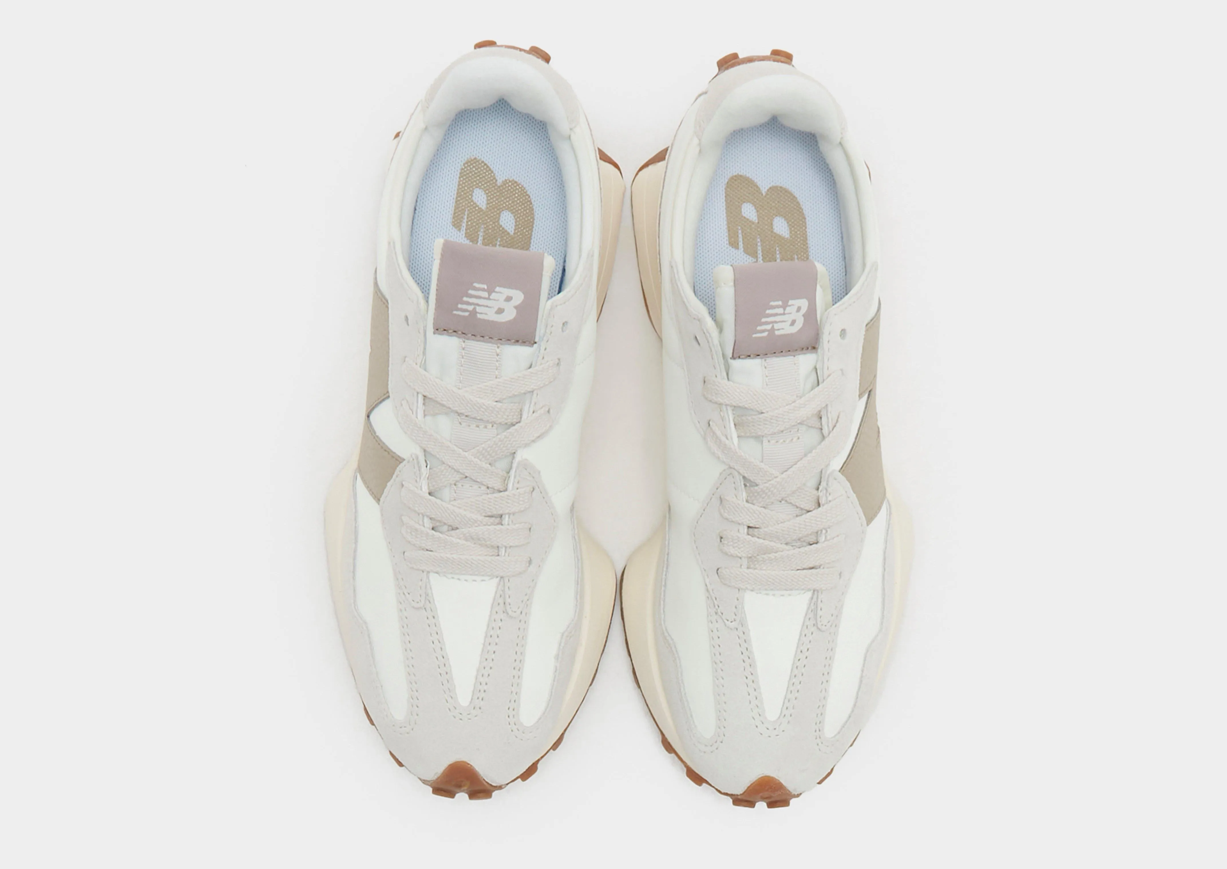 327 Women's running with a lugged outsole sprint speed