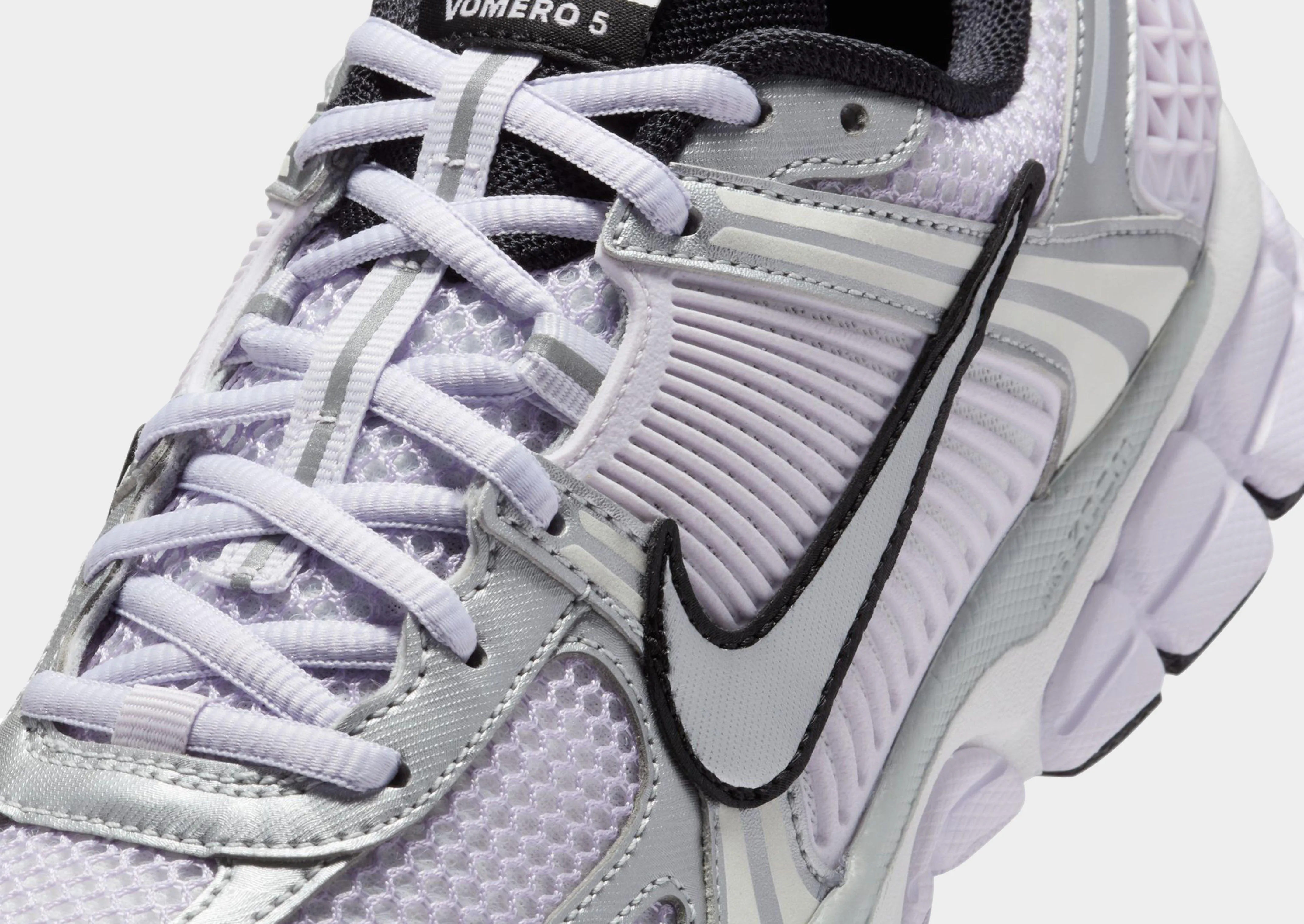 Zoom Vomero 5 Women's Modern Feel