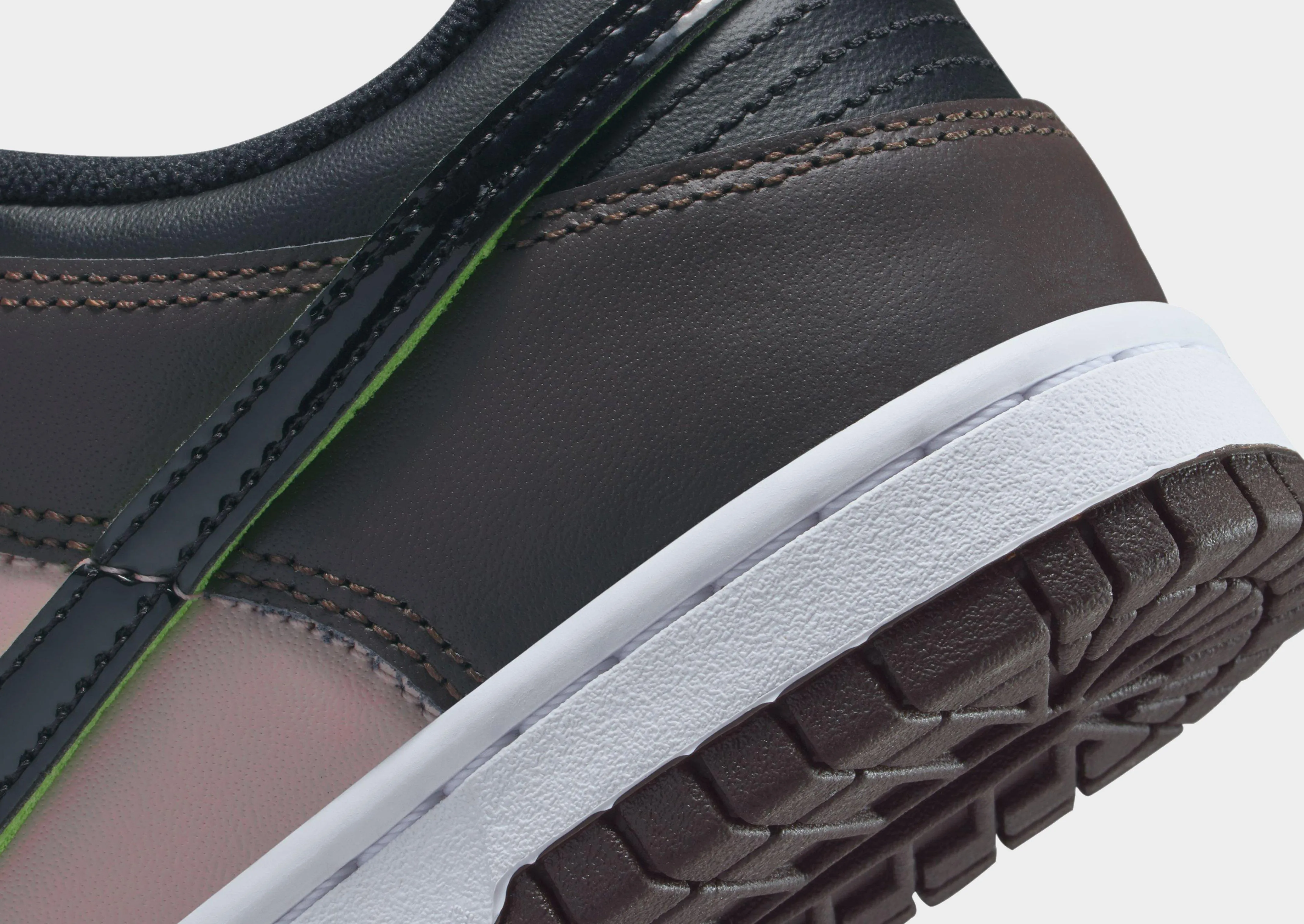 Dunk Low SE Junior's Low Support Road Trip