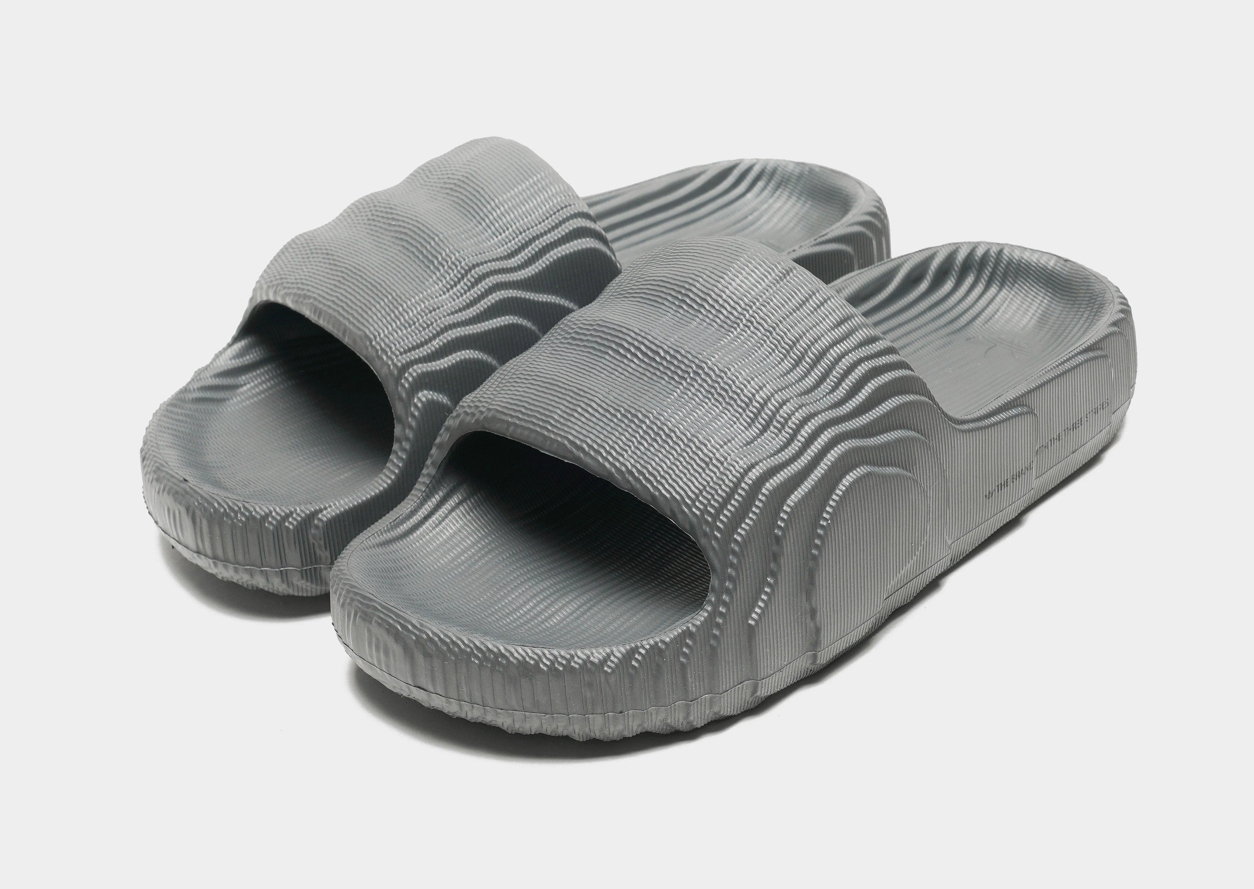 Grab Quick Timeless Style Adilette 22 Slides Junior's