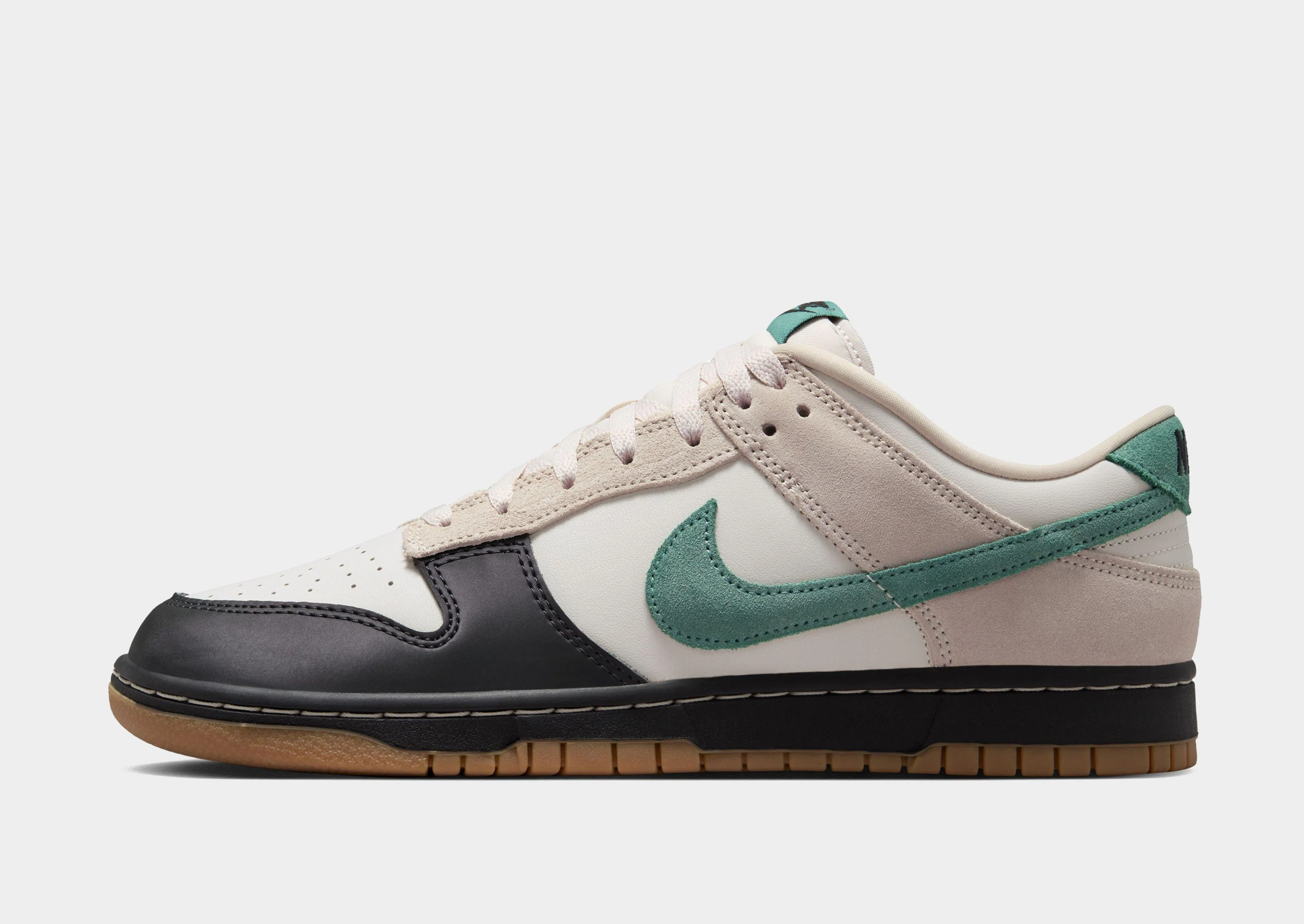 Friction Resistant Materials Relax Mode Dunk Low