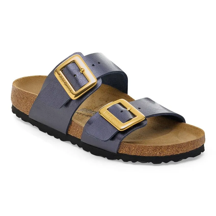 Island Step Mountain Strong Sydney Cushion Luxe Buckle
