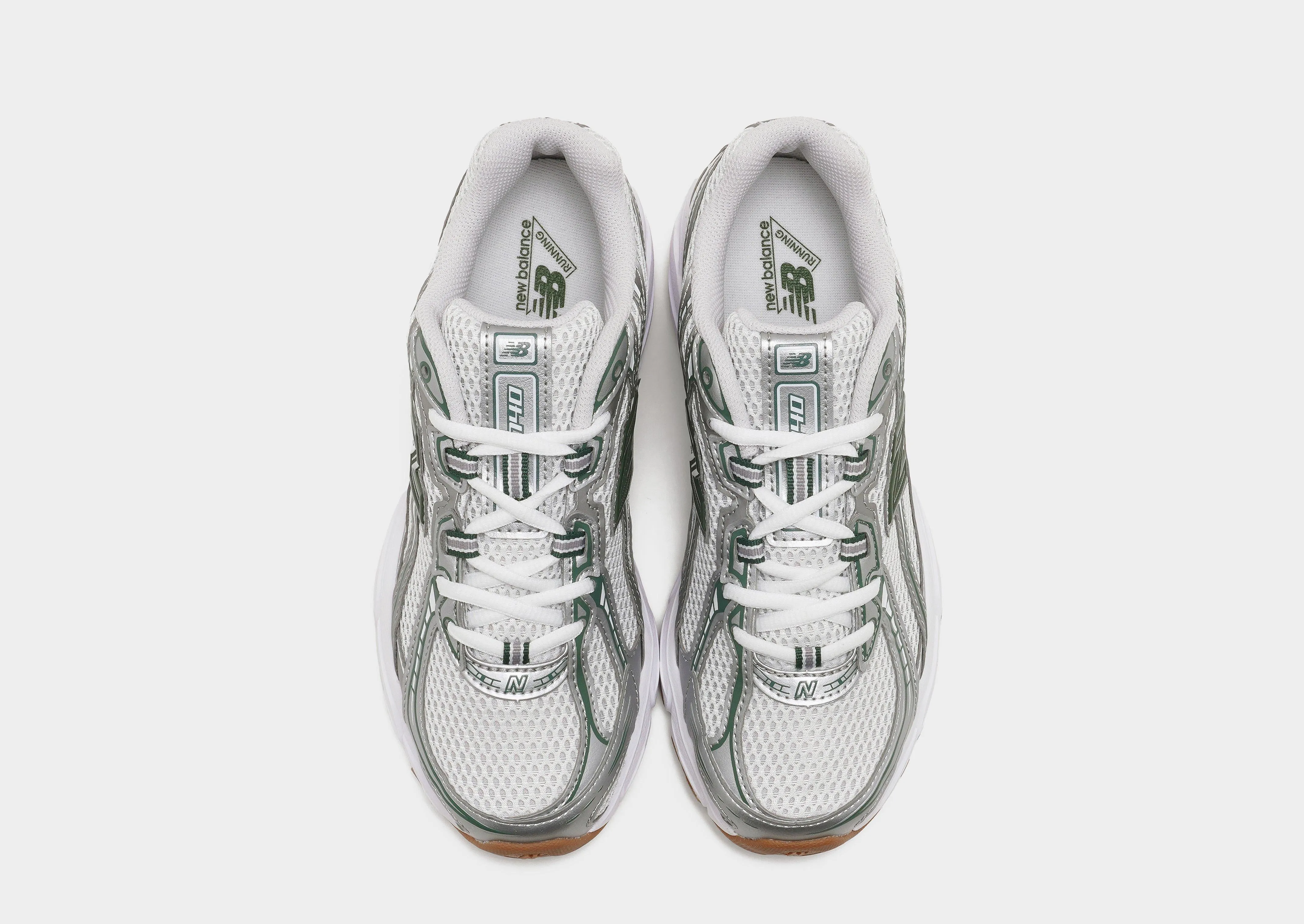 Comfort - Focused running with a lugged outsole 740