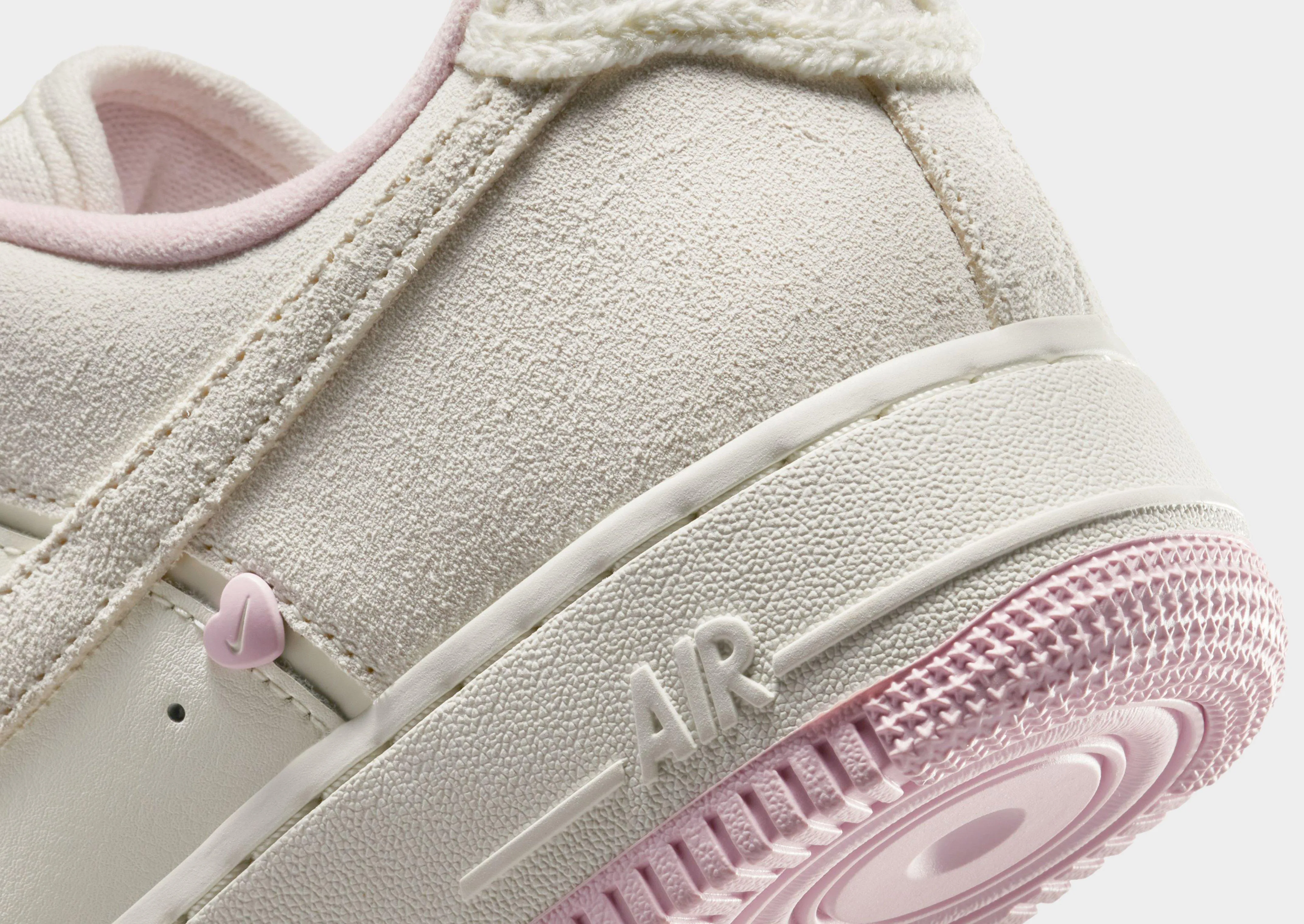Air Force 1 ??7 LX Women's Essential Fit Stable Run