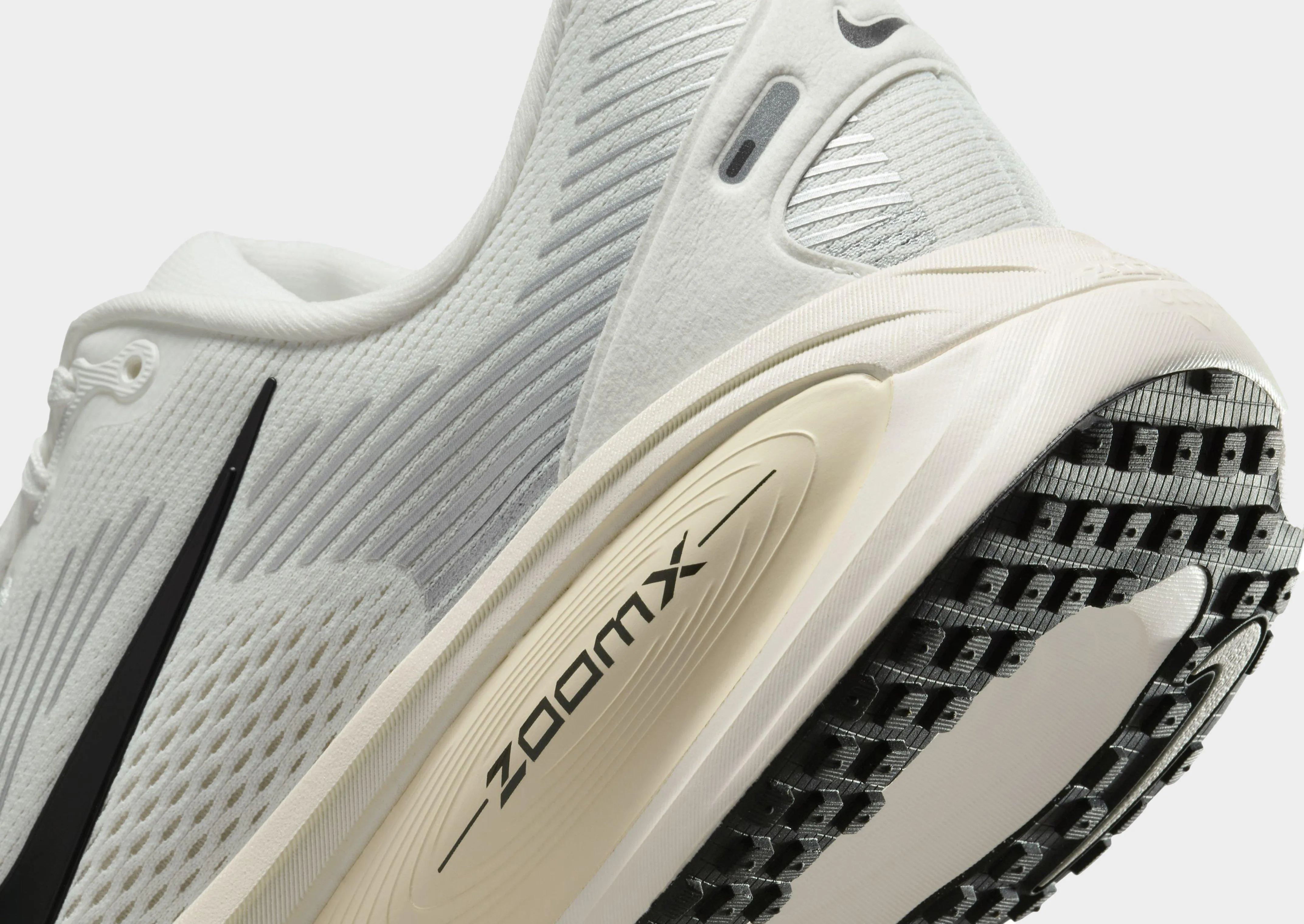 Responsive Vomero 18