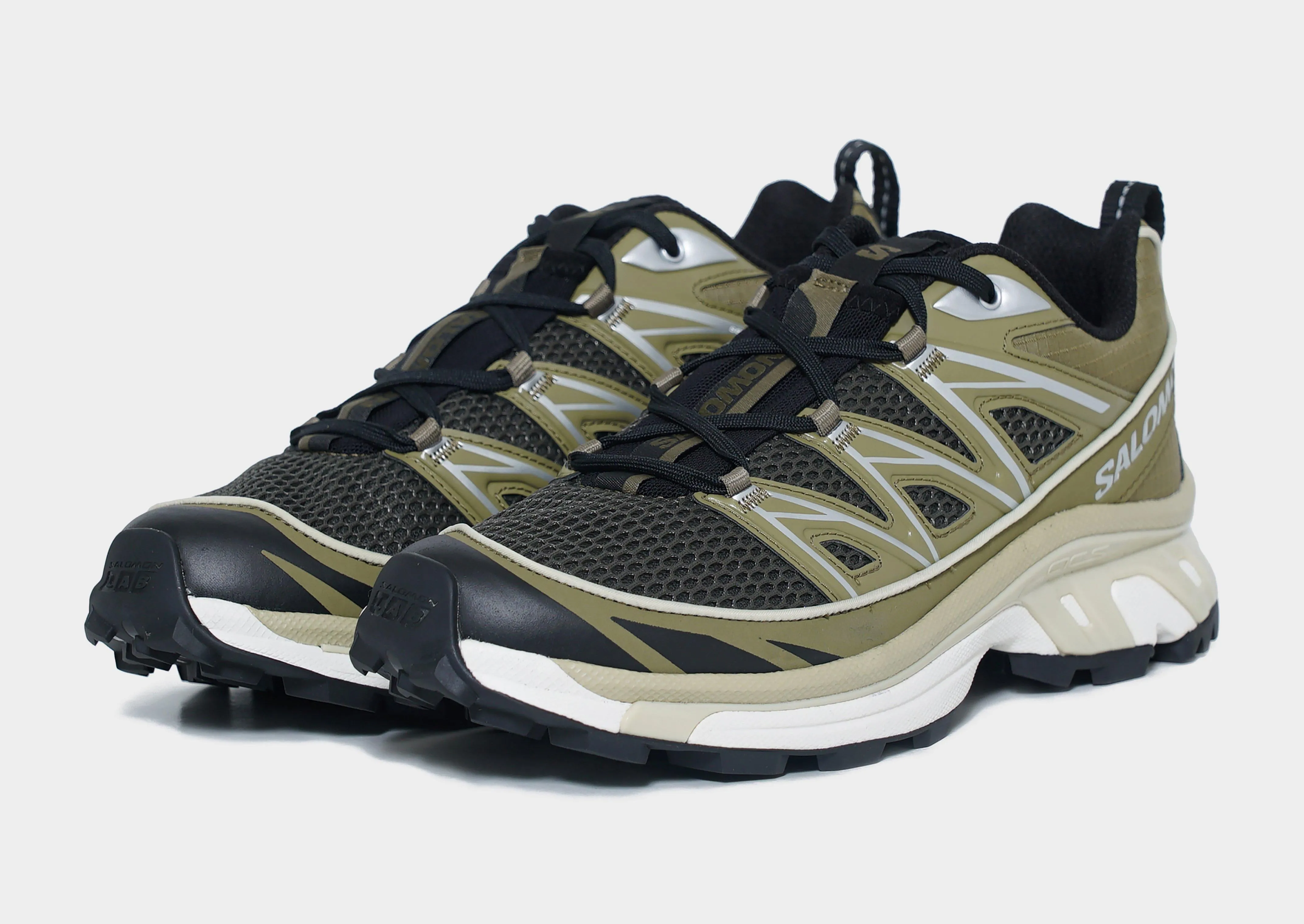 XT-6 Expanse Travel Must Heart Glow