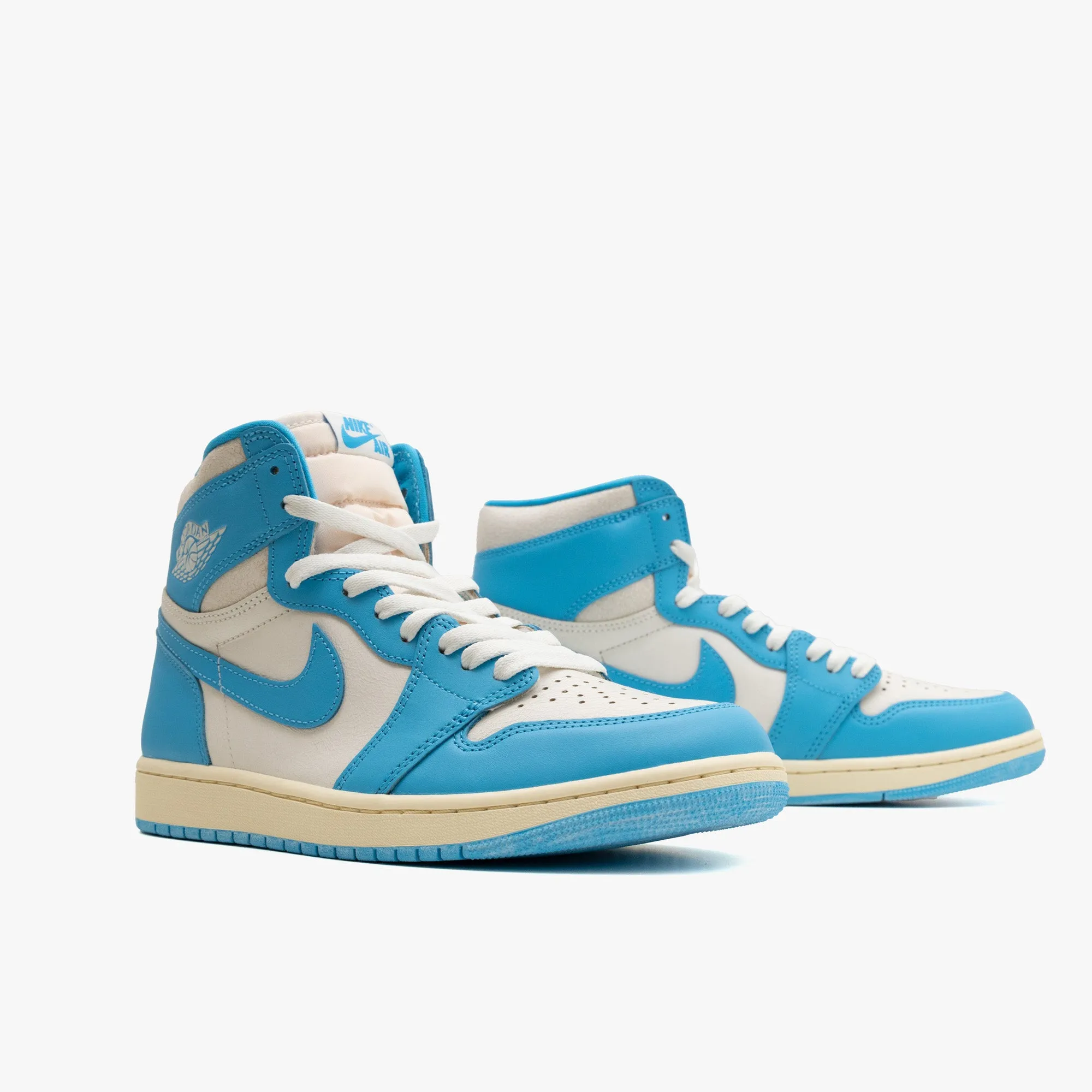 Tailored arch Flexible Jordan 1 Retro High OG Dark Powder Blue / Sail
