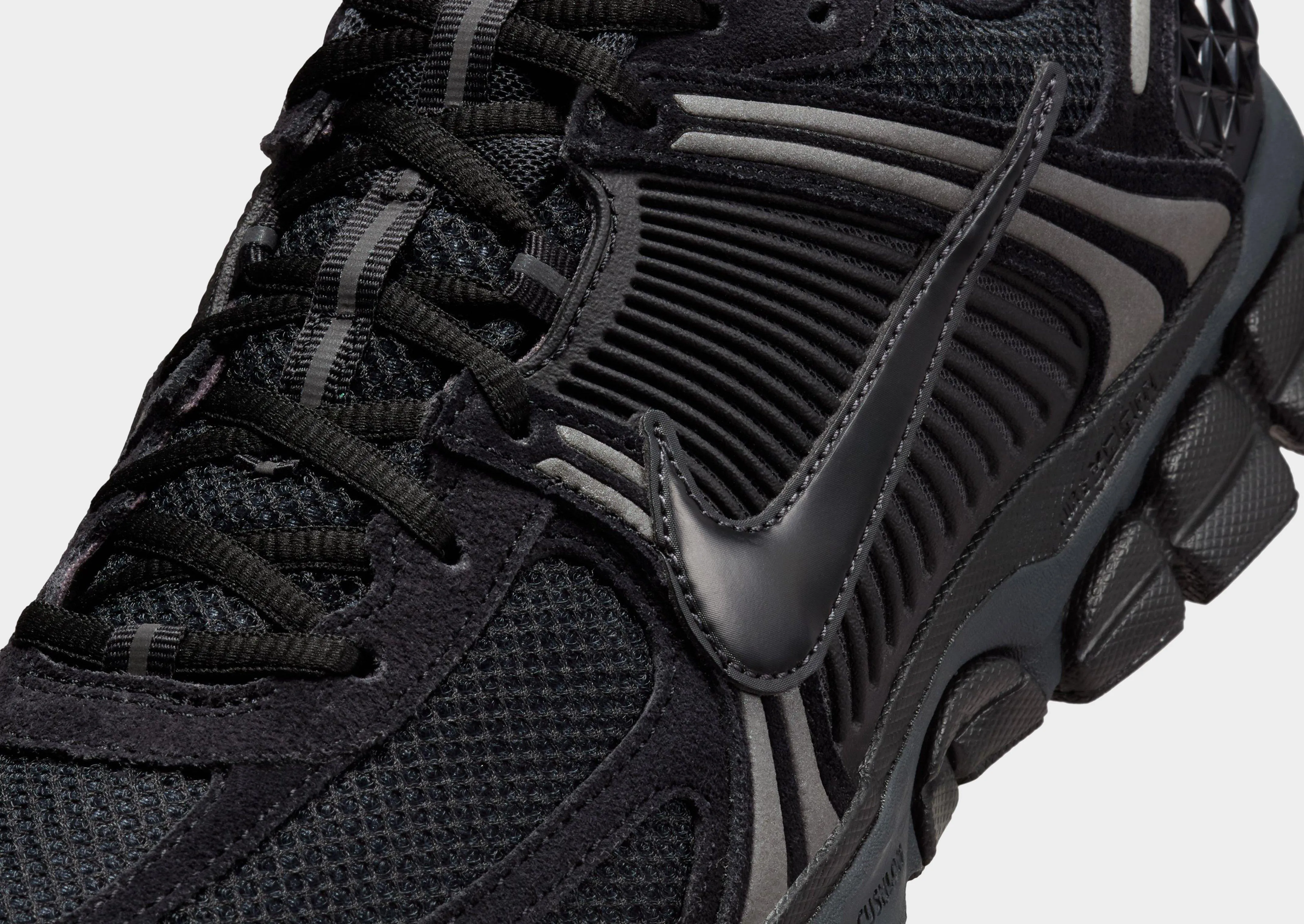 Vegan Leather Construction Comfy Texture Zoom Vomero 5