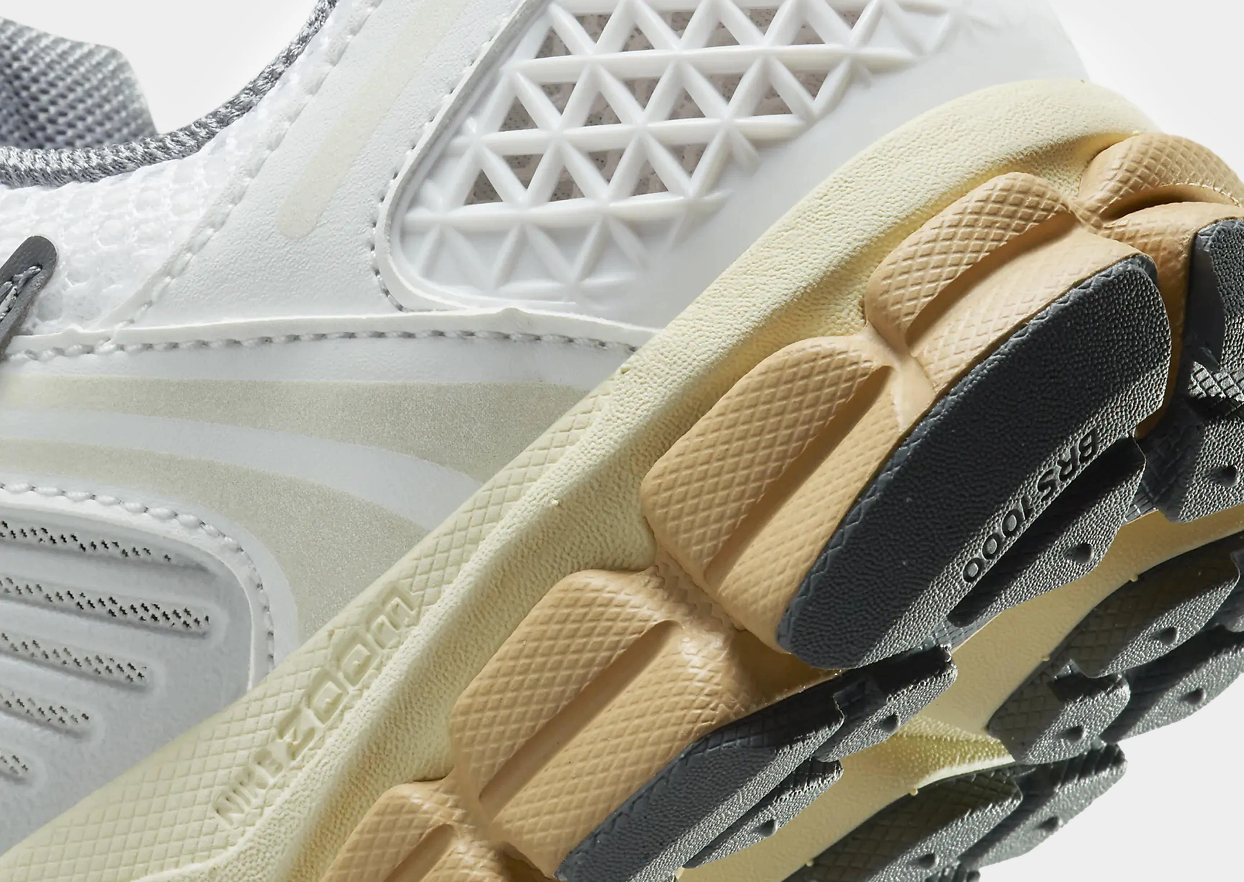 Zoom Vomero 5 Women's Ventilation Energy Return System